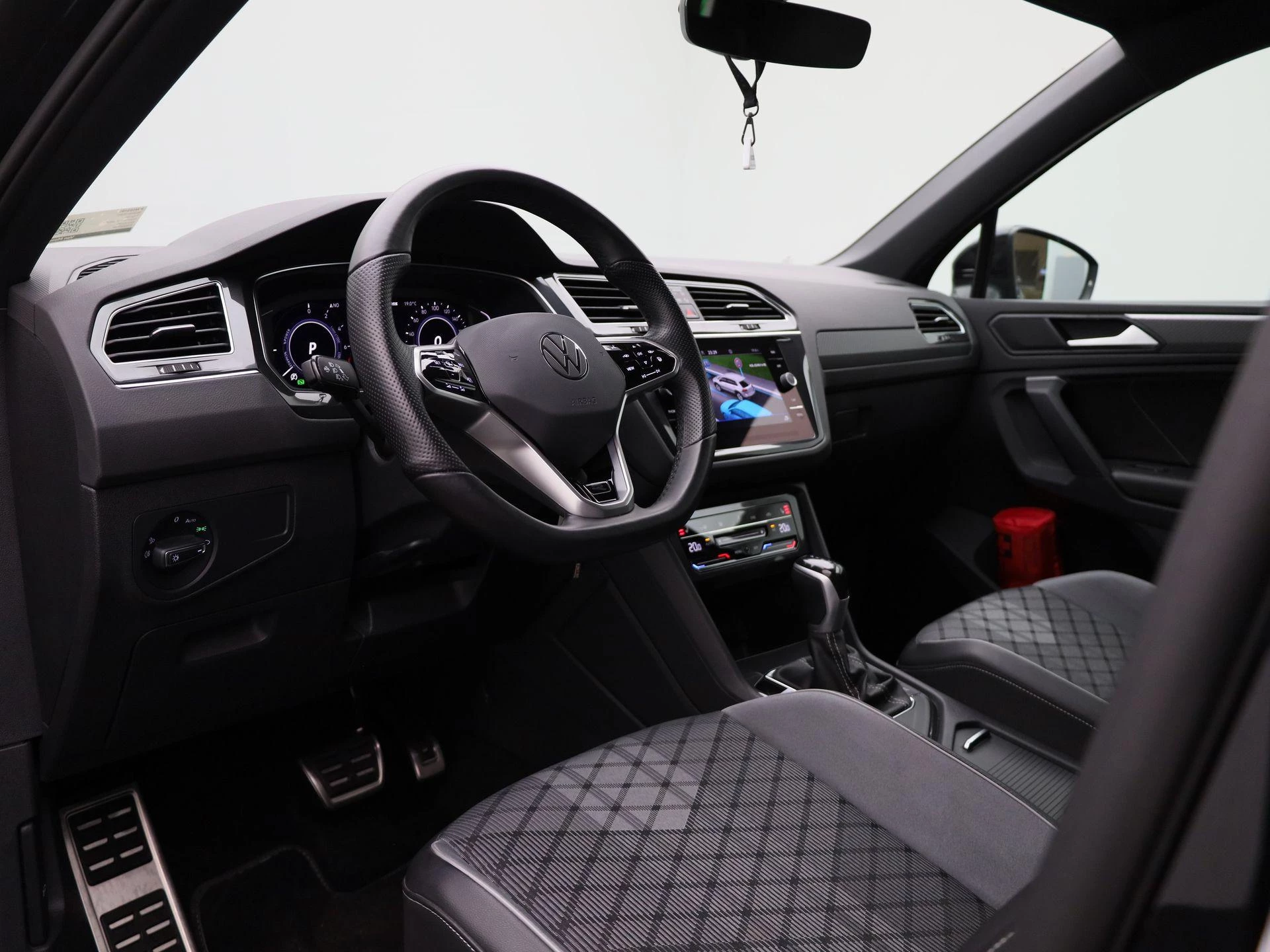 Volkswagen Tiguan 1.4 TSI eHybrid R-Line Business+ 245 PK|