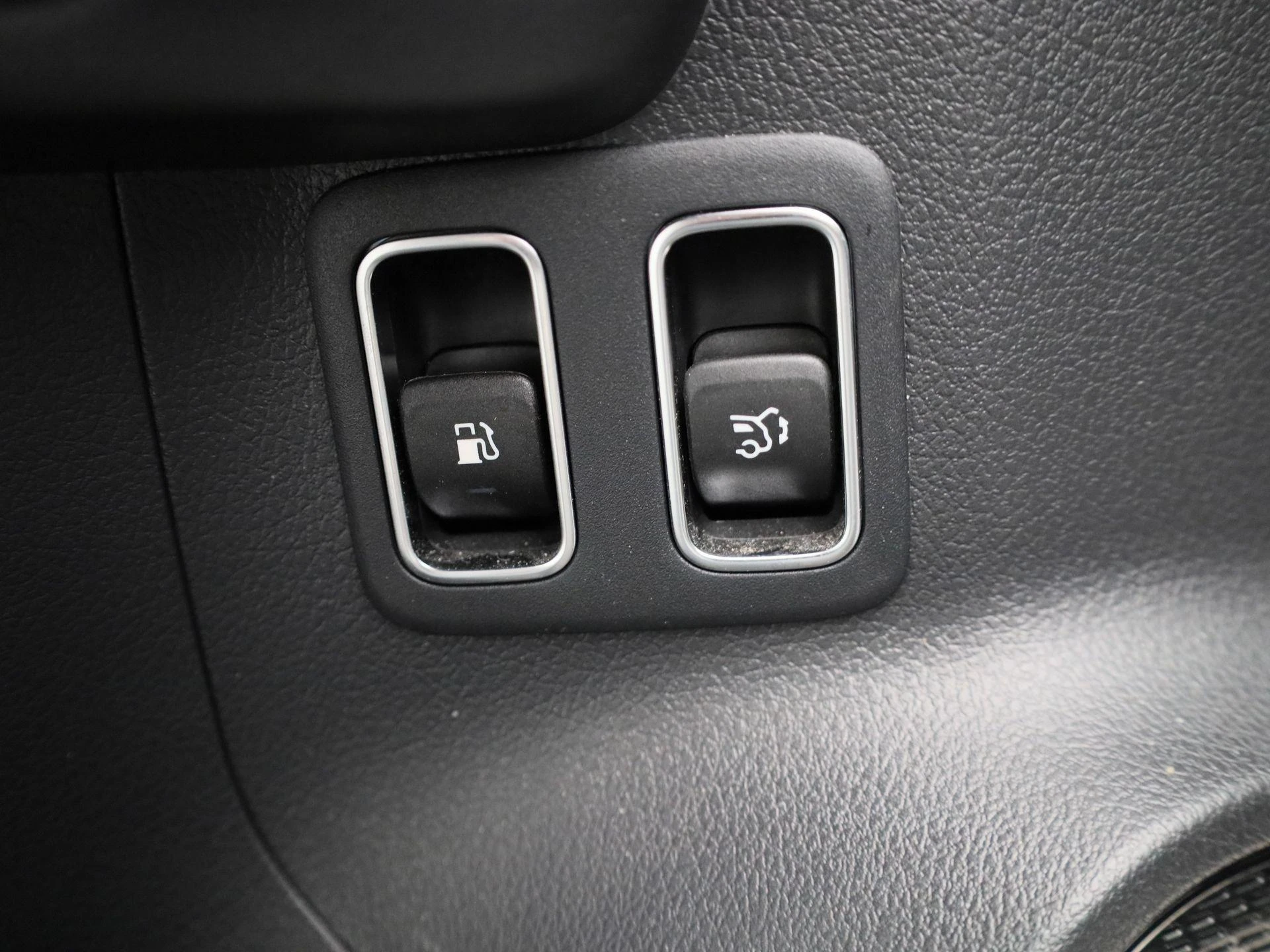 Mercedes-Benz-GLA-image-33