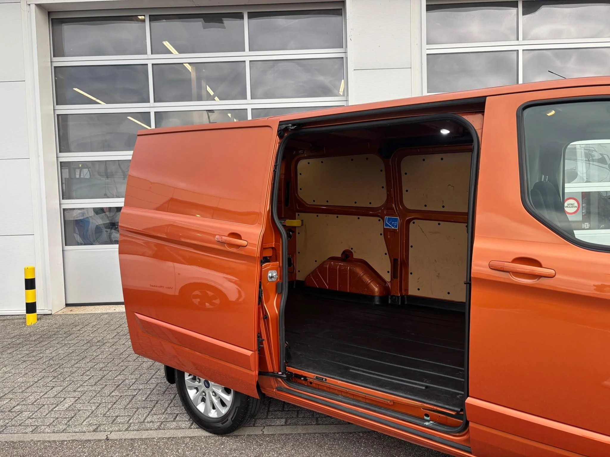 Ford-Transit Custom-image-7