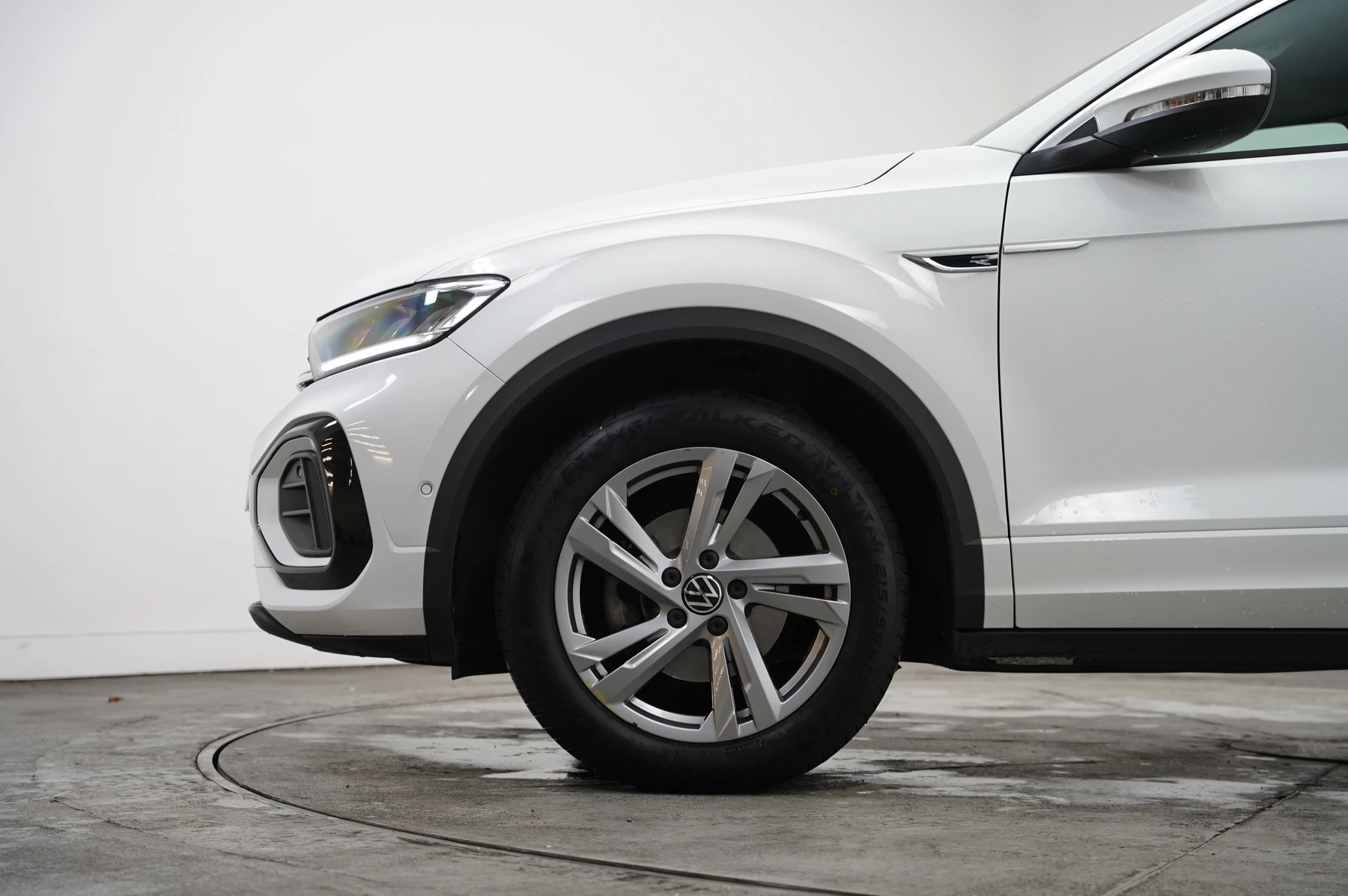 Volkswagen-T-Roc-image-4