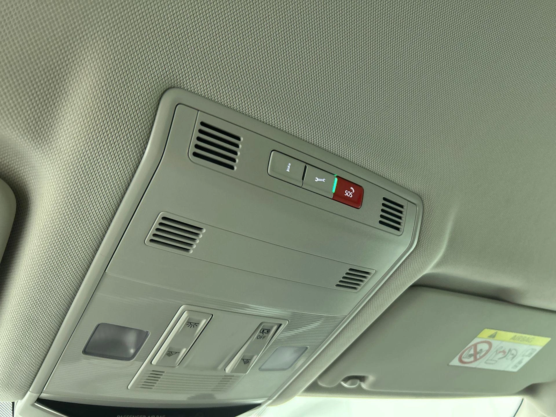 Volkswagen-T-Roc-image-21