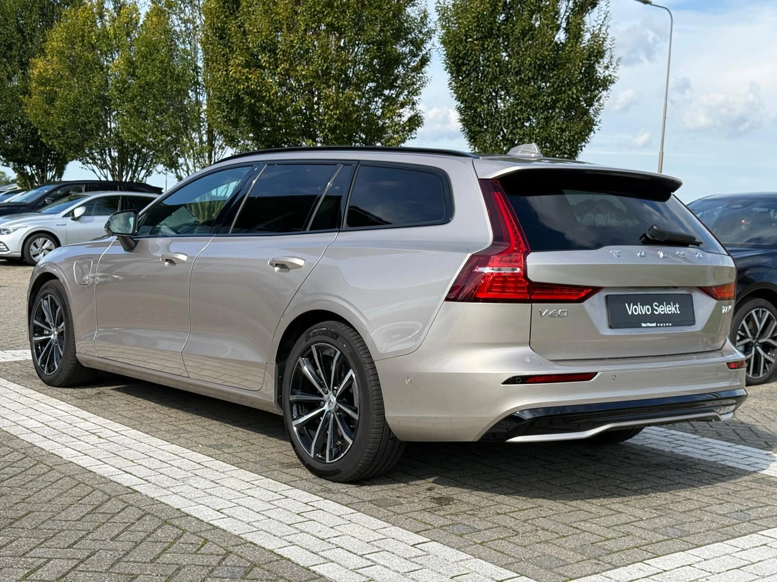 Volvo-V60-image-2