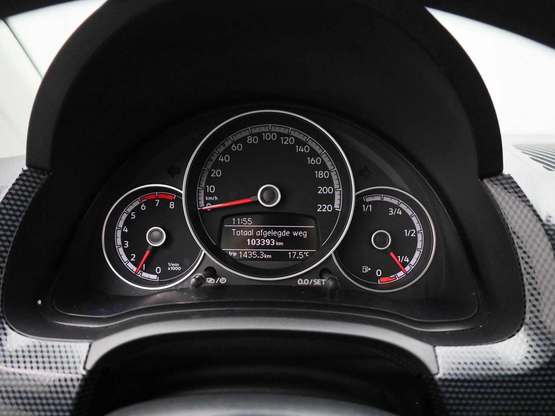 Volkswagen-up!-image-8