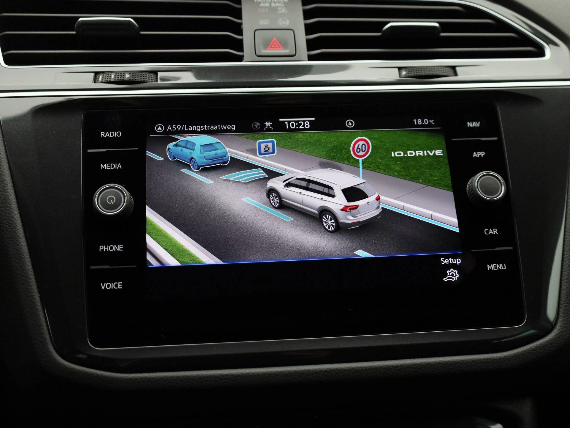 Volkswagen-Tiguan-image-25