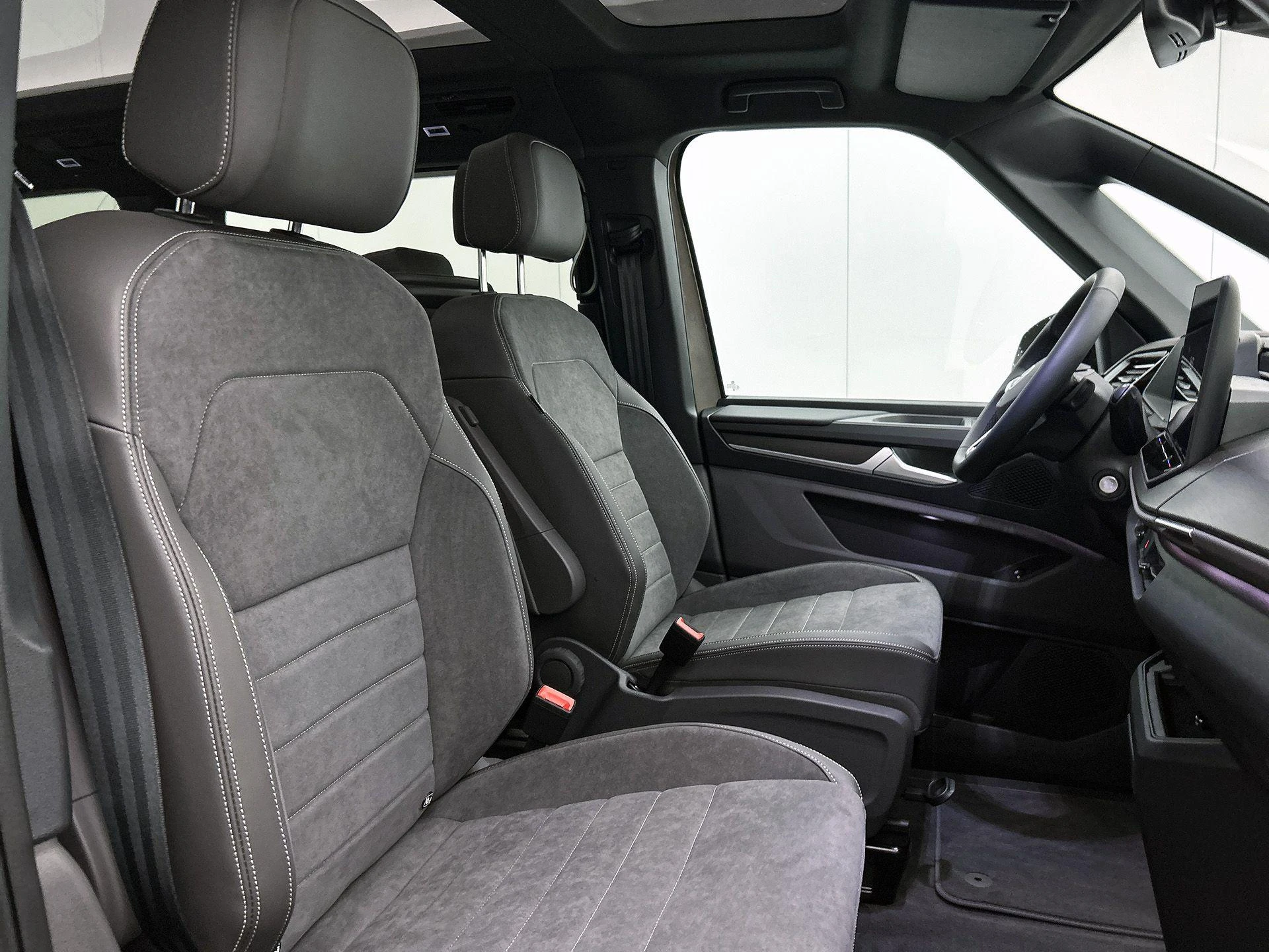 Volkswagen-Multivan-image-36