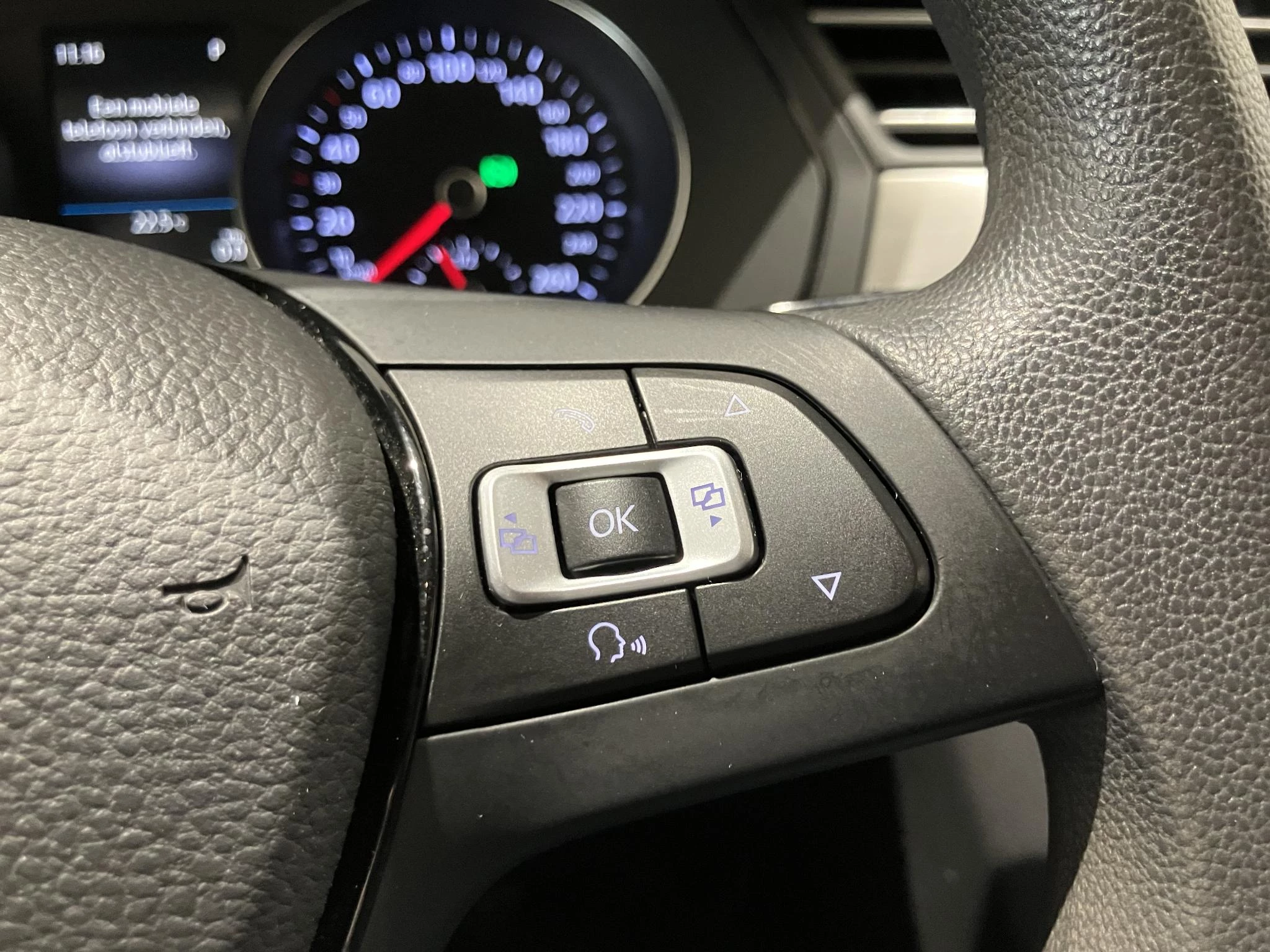 Volkswagen-Passat-image-17