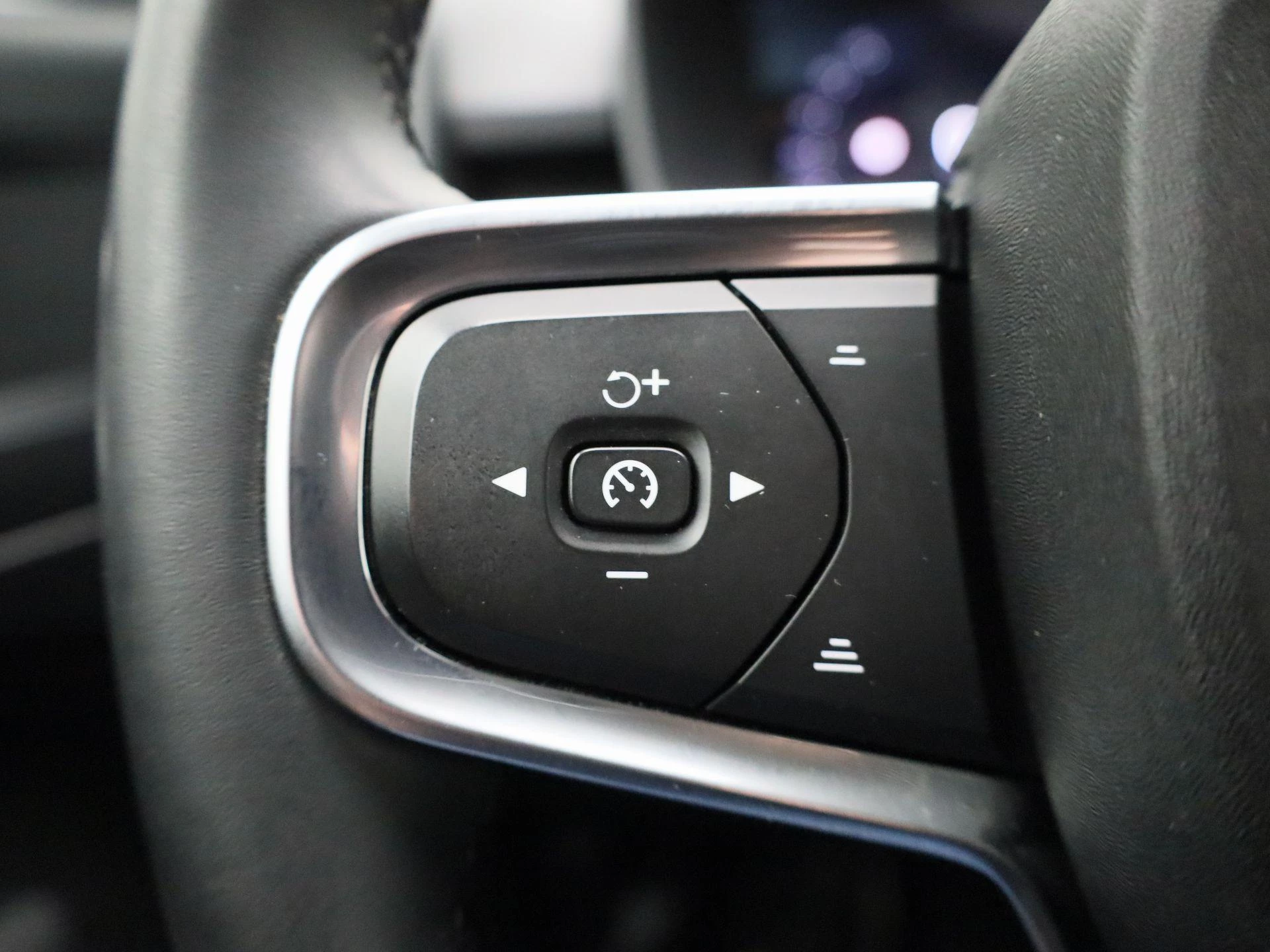 Volvo-XC40-image-18