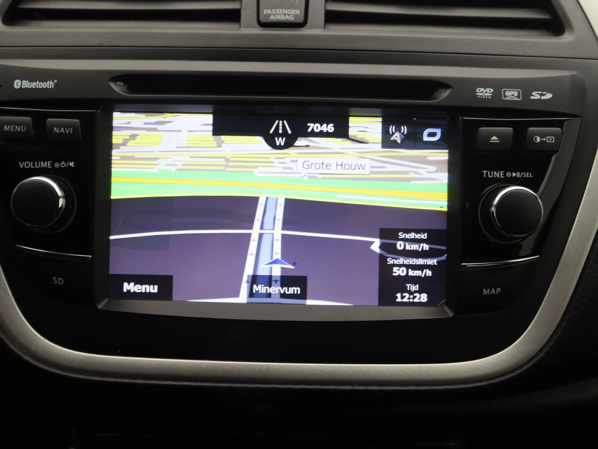 Suzuki-S-Cross-image-9