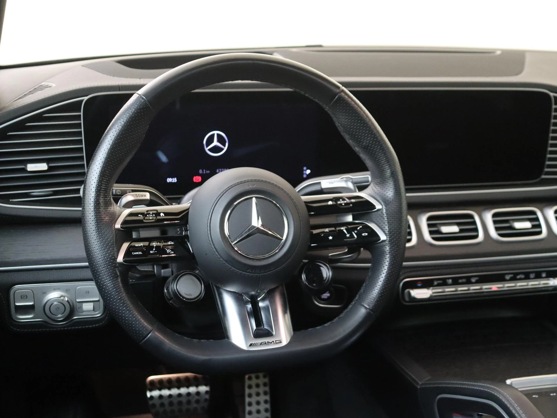 Mercedes-Benz-GLE-image-17