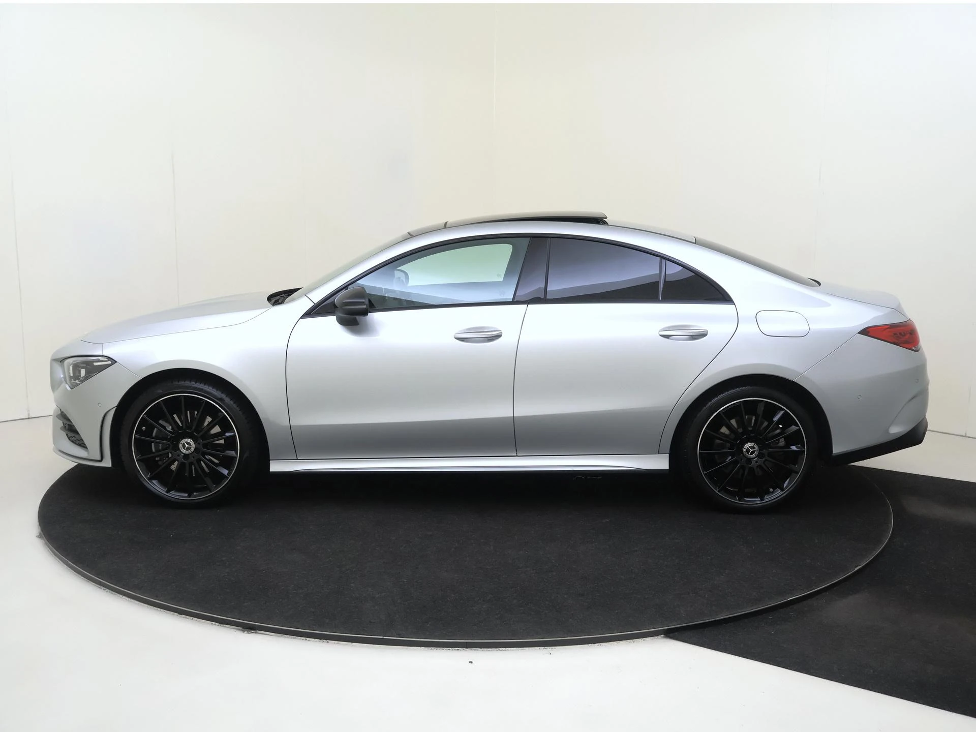 Mercedes-Benz CLA 250 e AMG Line