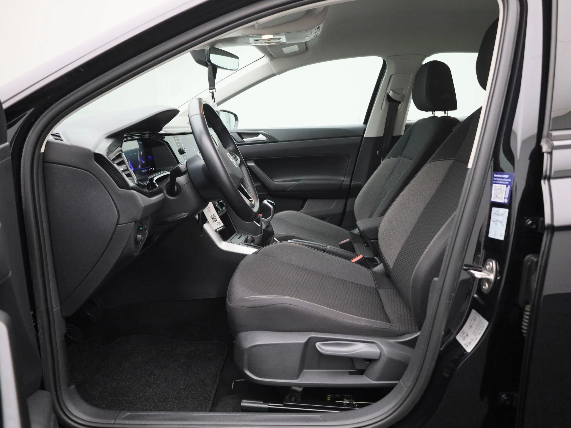 Volkswagen-Polo-image-10