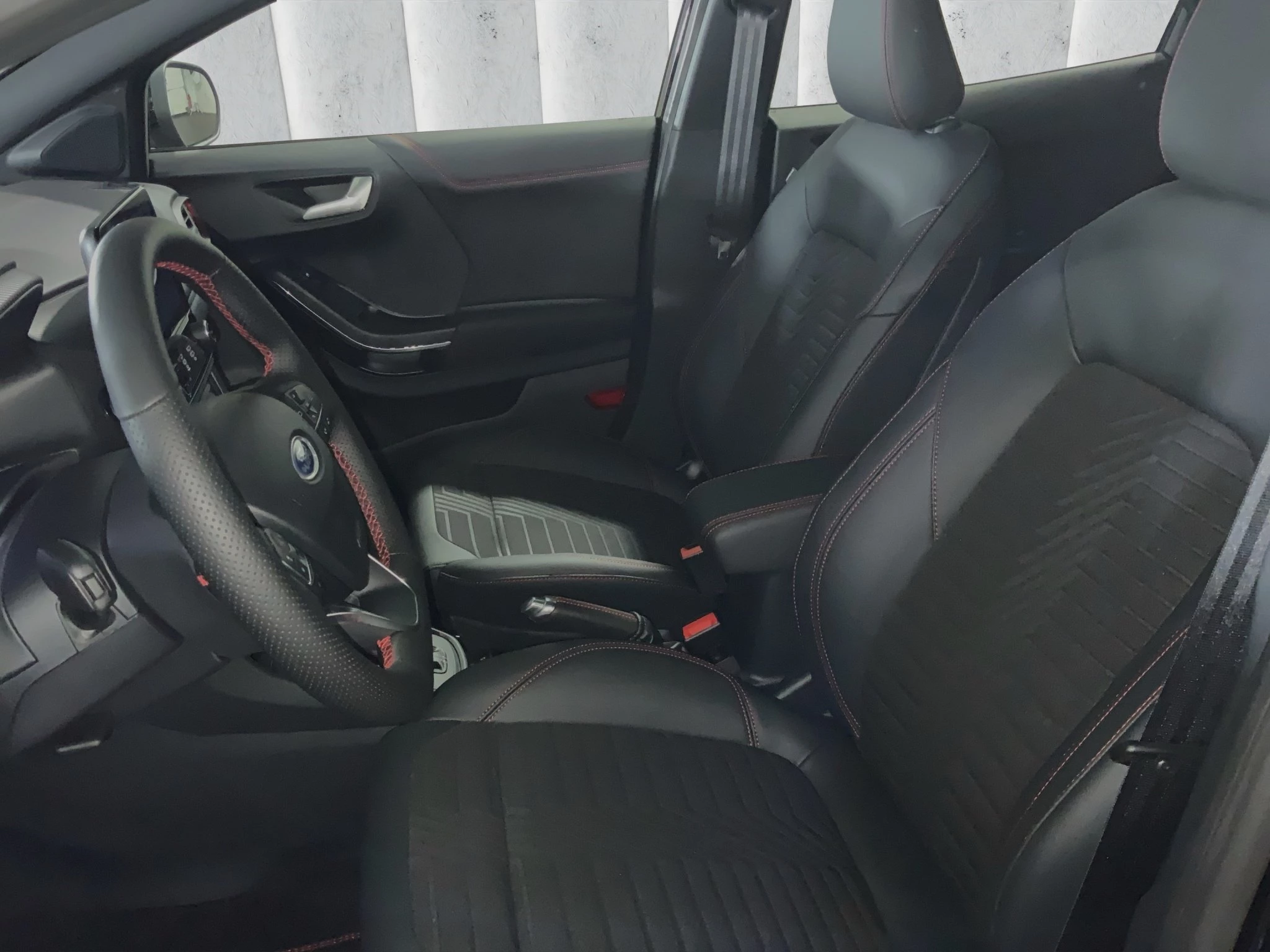 Ford Puma ST-Line X Crossover SUV. 5-türig 1.0 l EcoBoost Hybrid . 7-Gang-PowerShift A