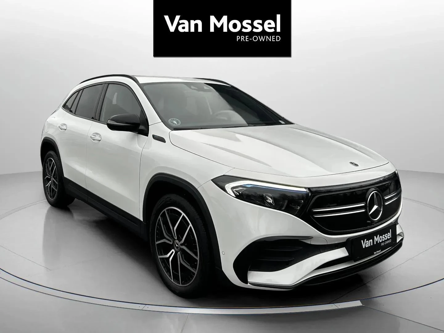 Mercedes-Benz-EQA-image-2