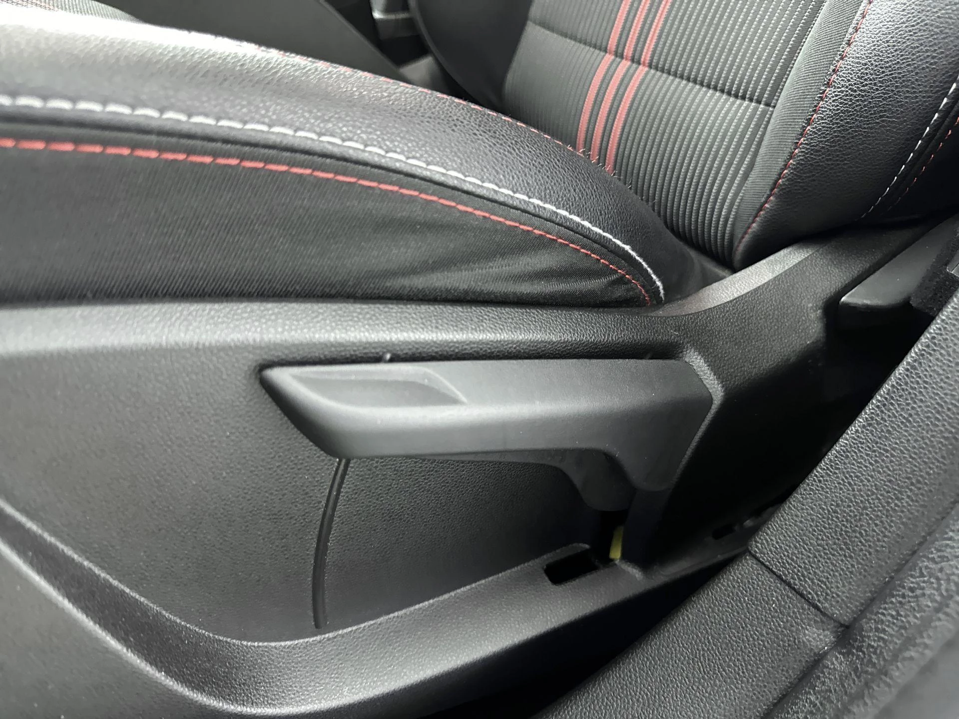 Renault Captur 1.6 E-Tech Hybrid 145Pk R.S. Line