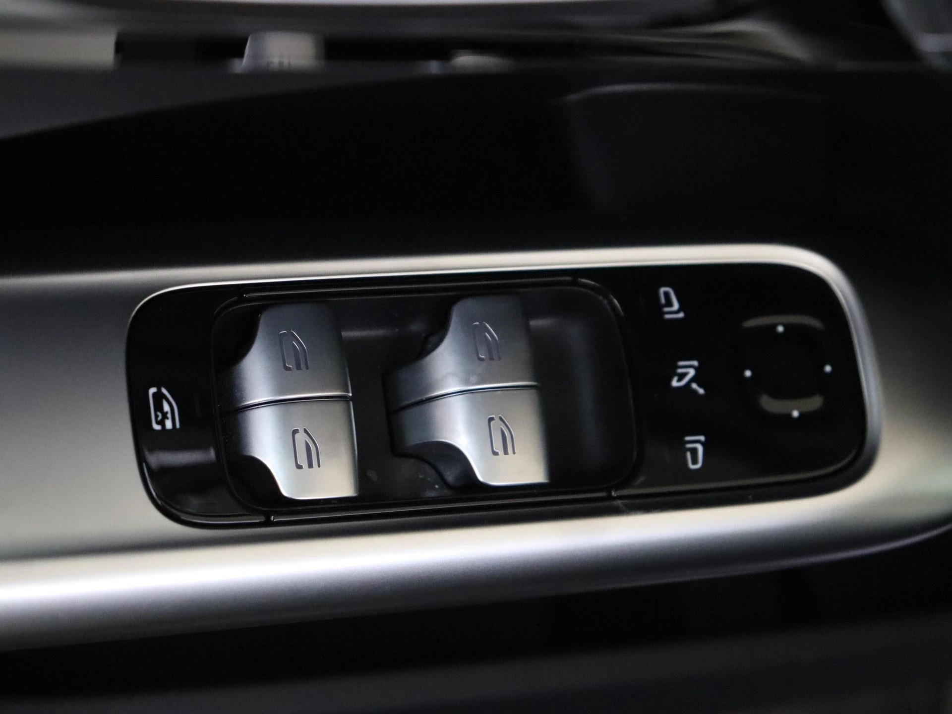 Mercedes-Benz-C-Klasse-image-26