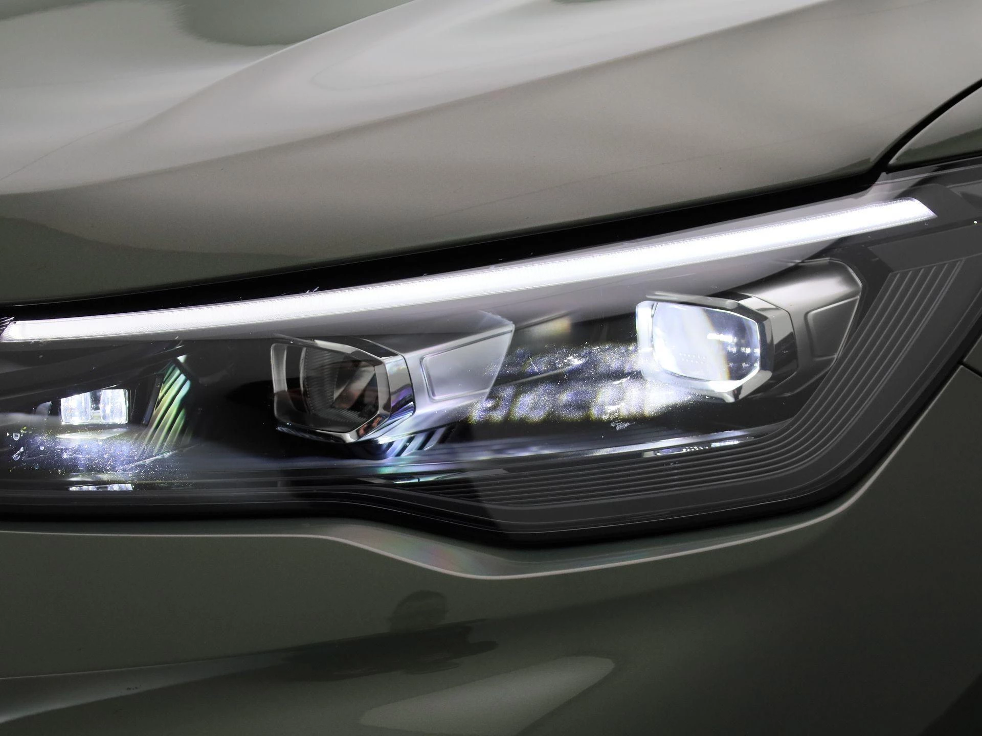 Volkswagen-Tiguan-image-15
