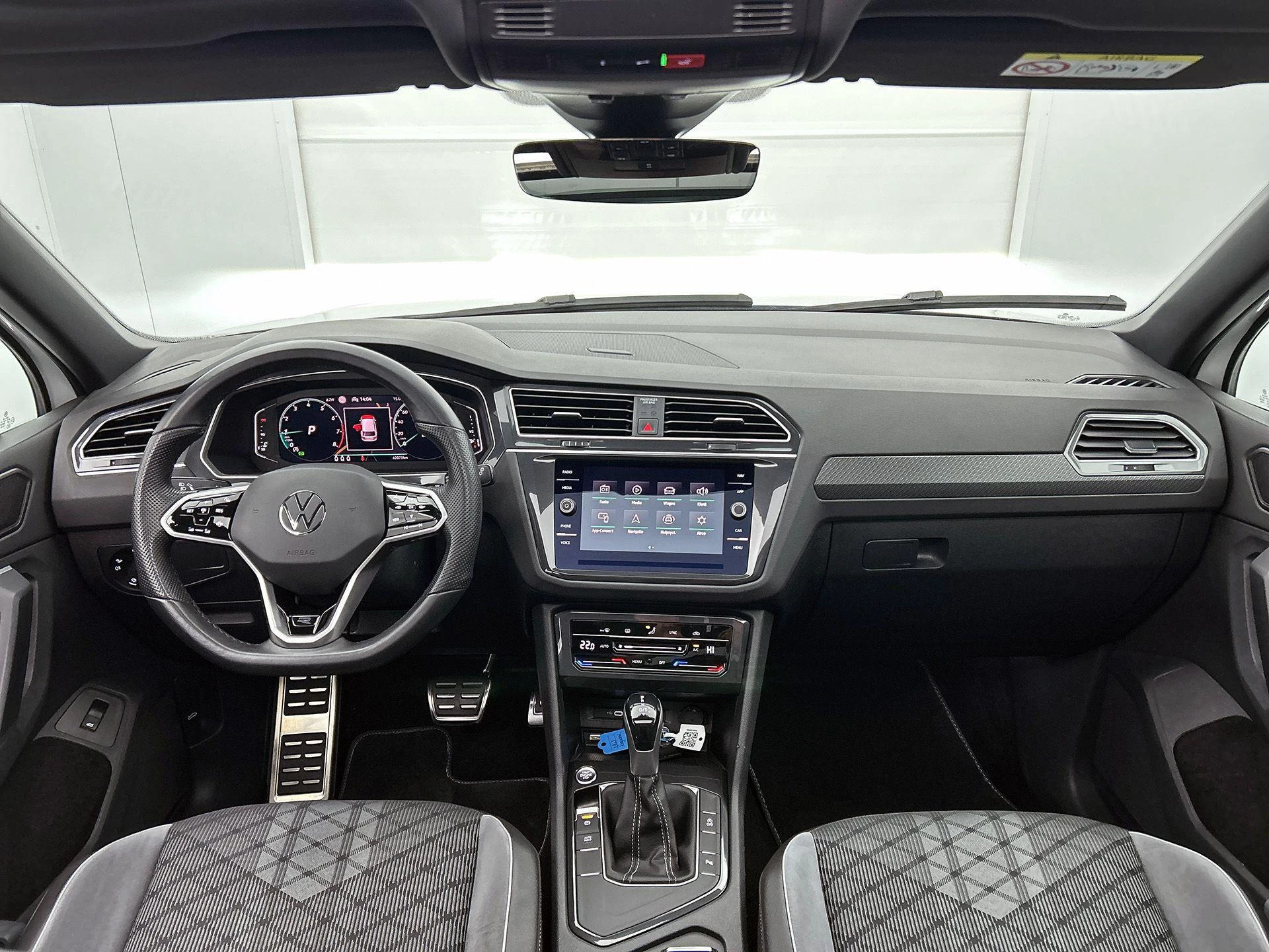 Volkswagen-Tiguan-image-21