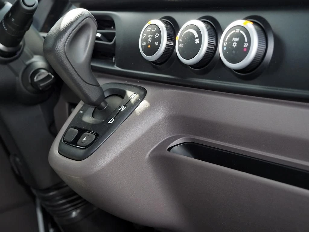 FUSO-Canter-image-9