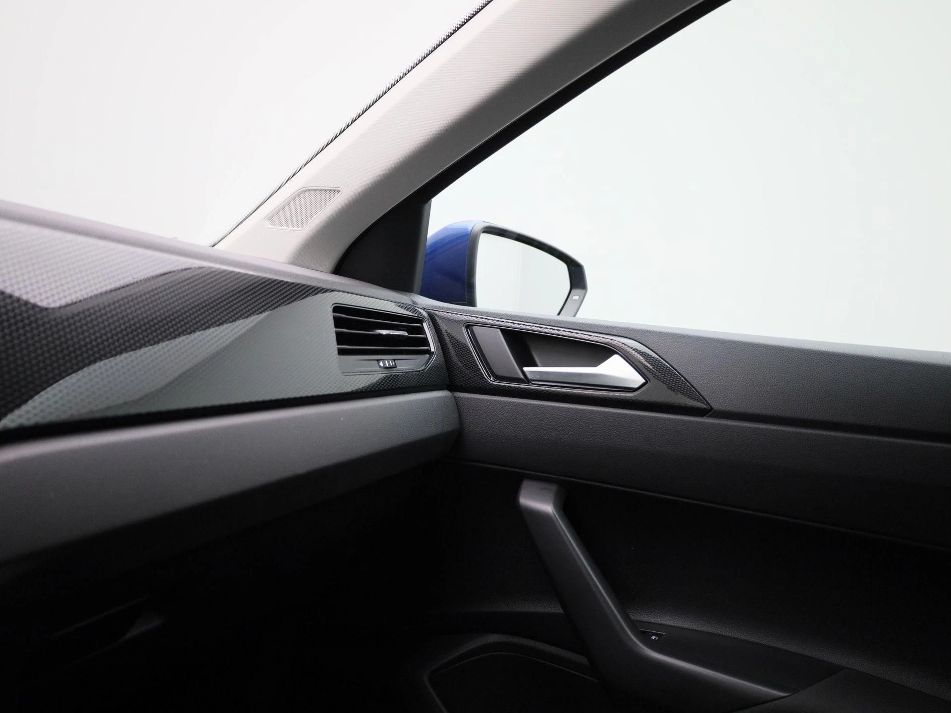 Volkswagen-Polo-image-22