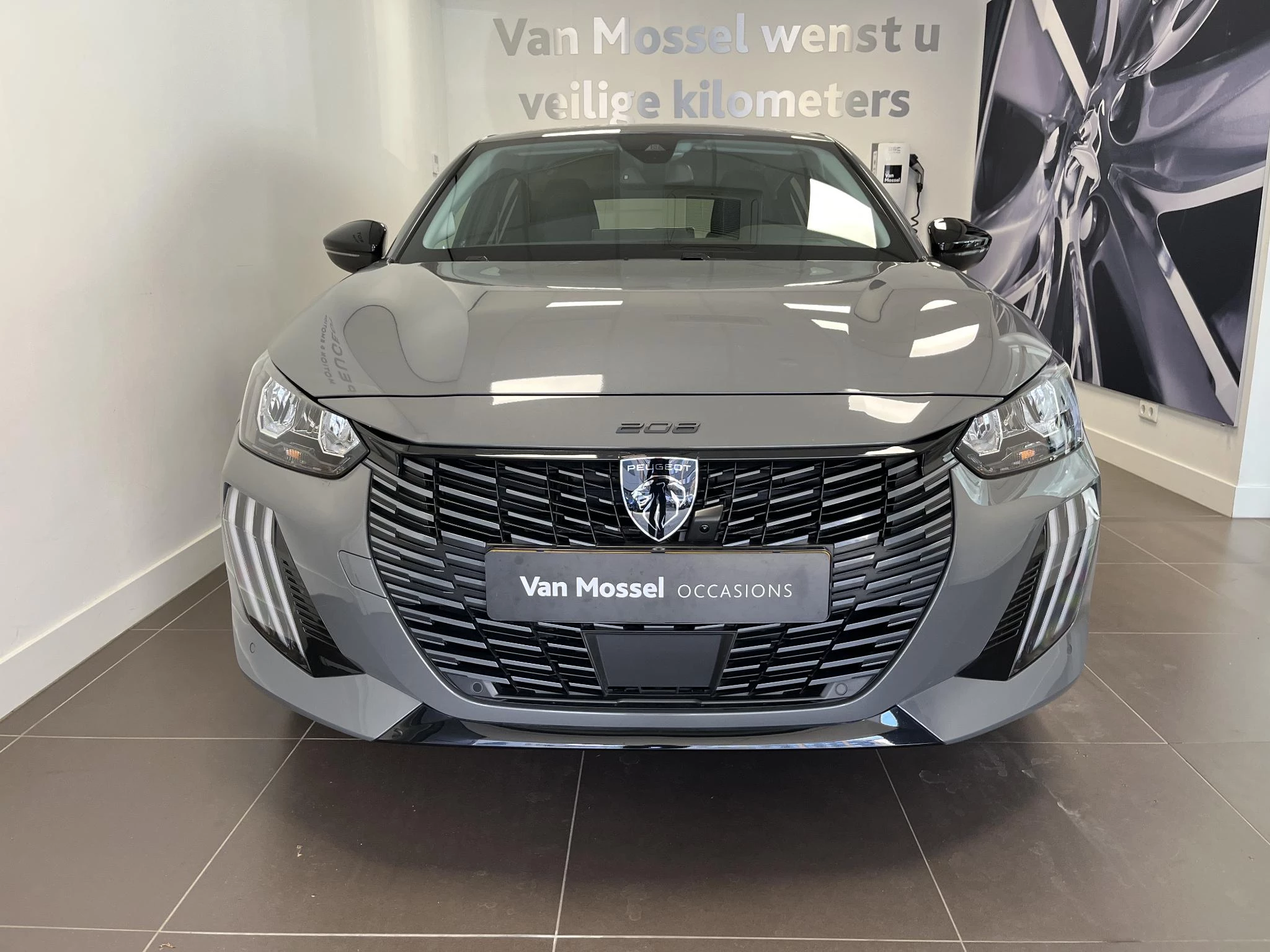 Peugeot-e-208-image-1