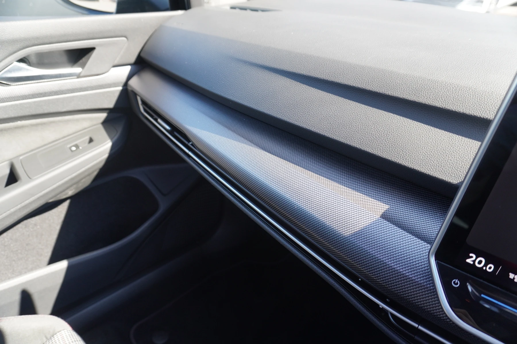 Volkswagen-Golf-image-37