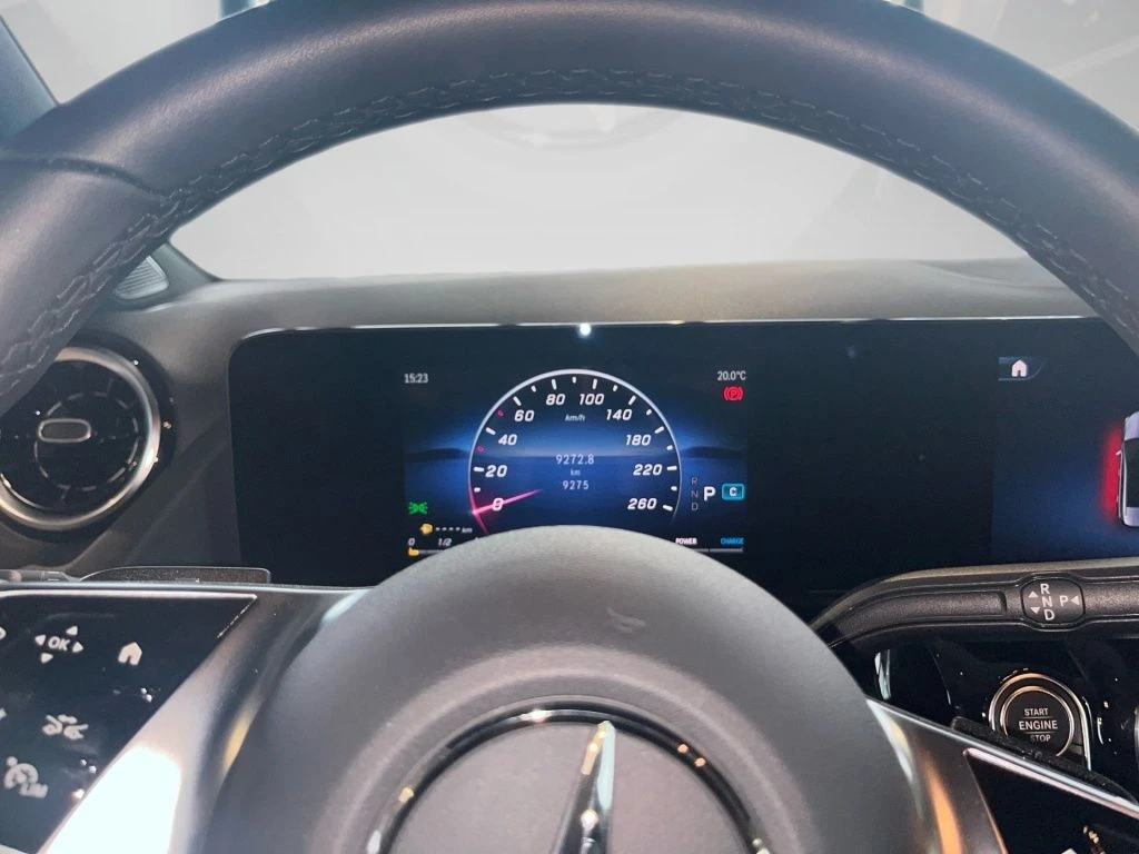 Mercedes-Benz-GLA 200-image-6