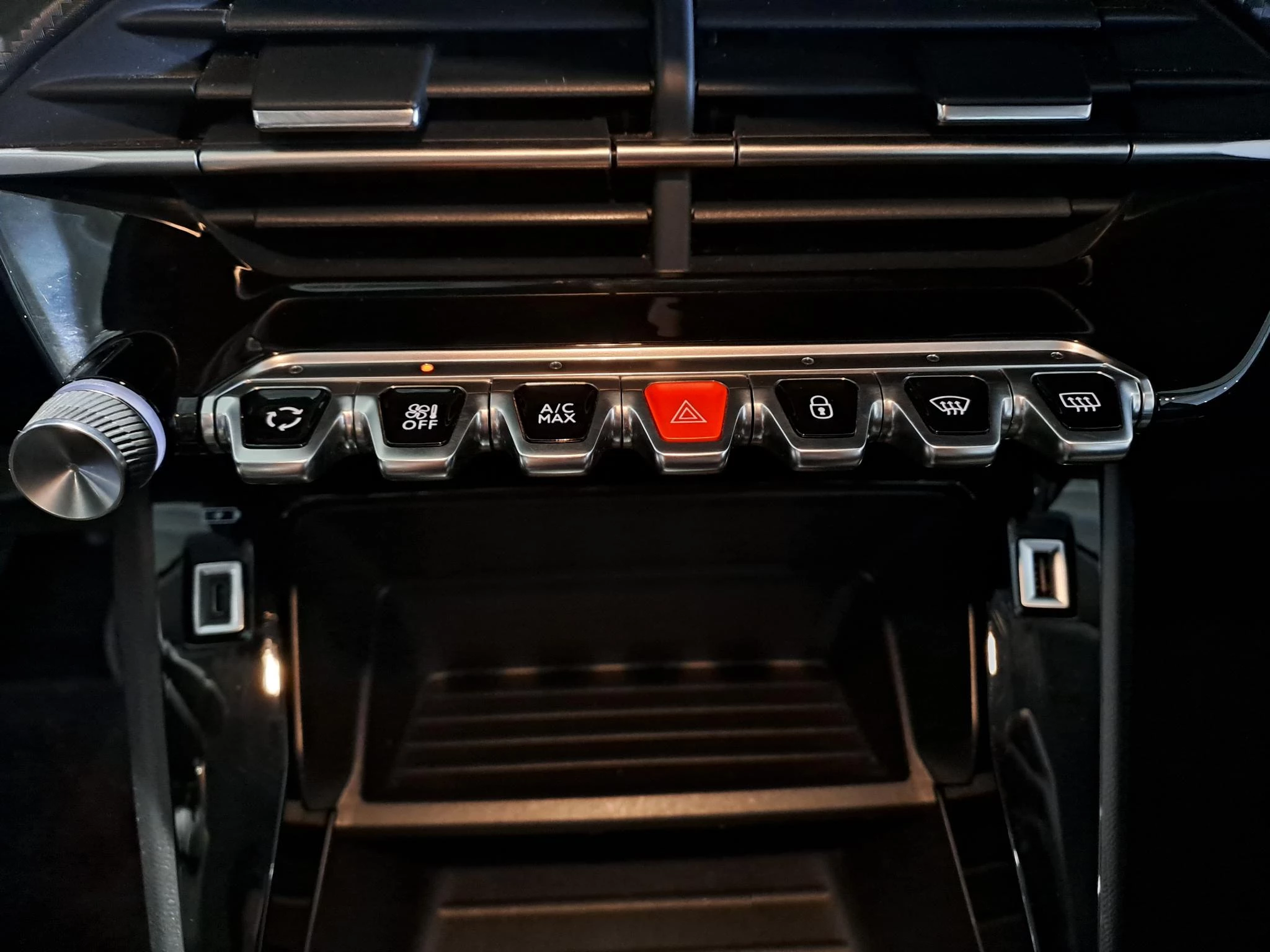 Peugeot-208-image-12