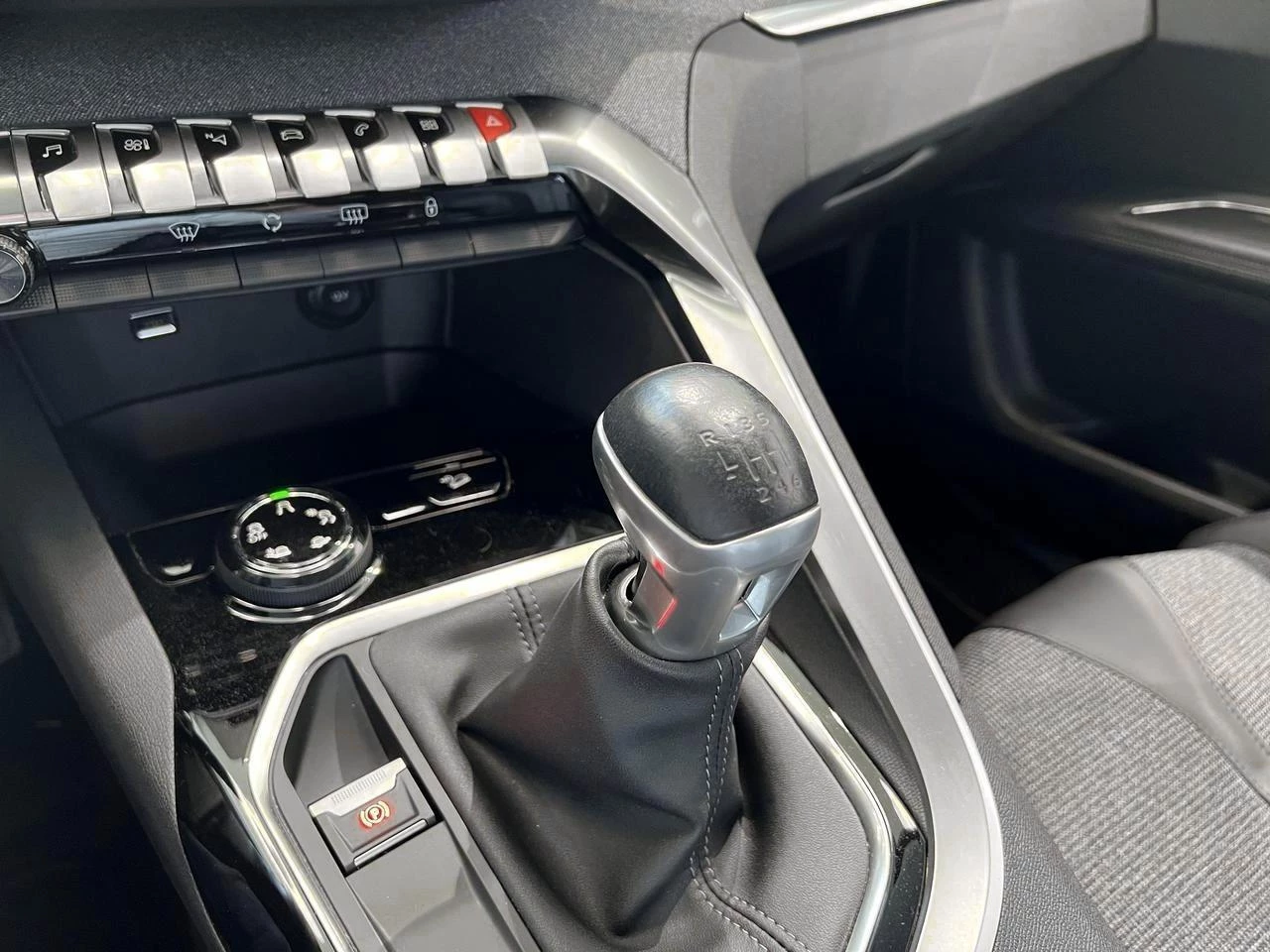 Peugeot 5008 1.2 PureTech 96kW S&S Crossway