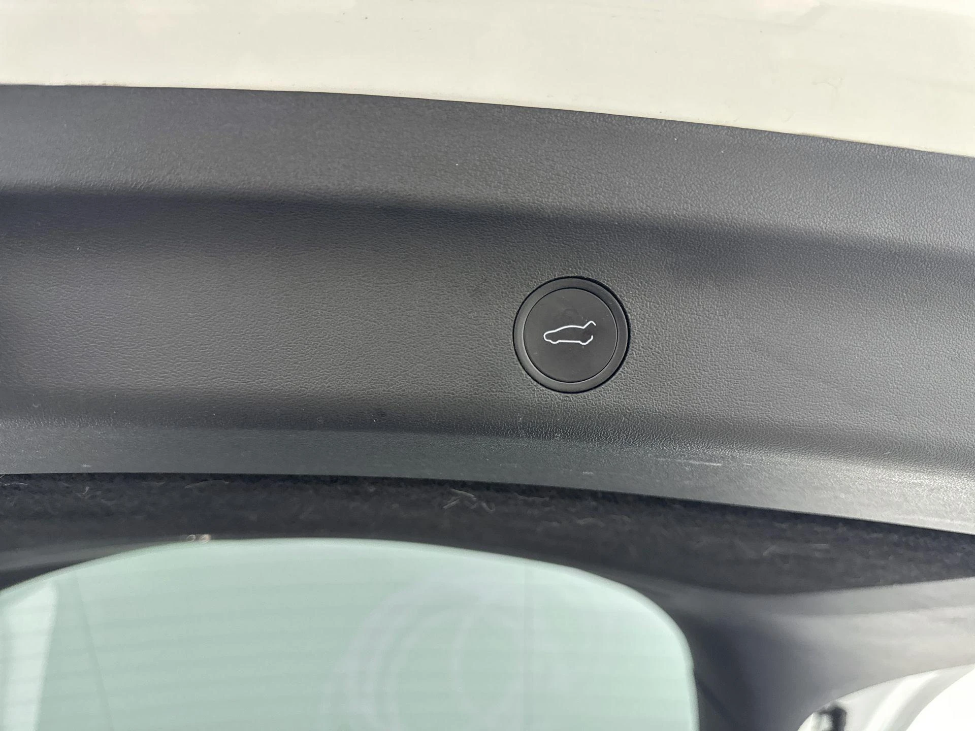 Tesla-Model Y-image-16