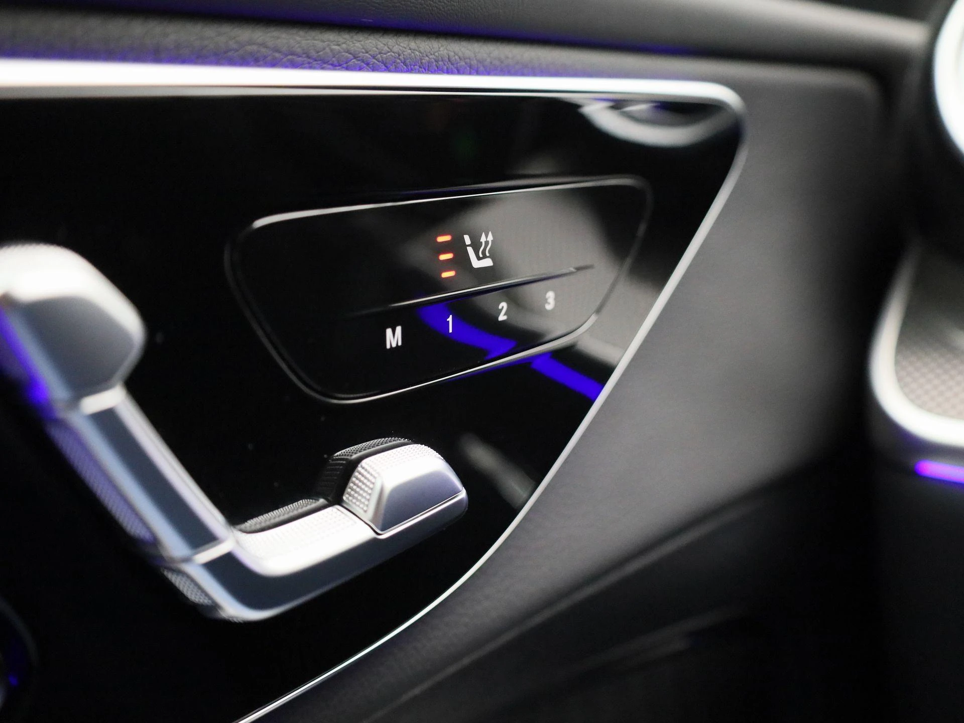 Mercedes-Benz-GLC-image-36