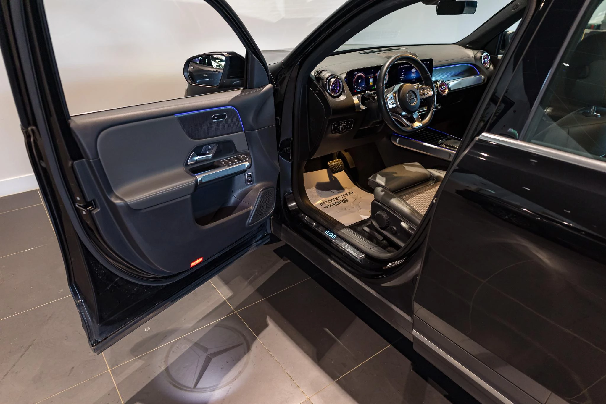 Mercedes-Benz EQB 300 4Matic | Zetelverw. | Sfeerver. | Carplay