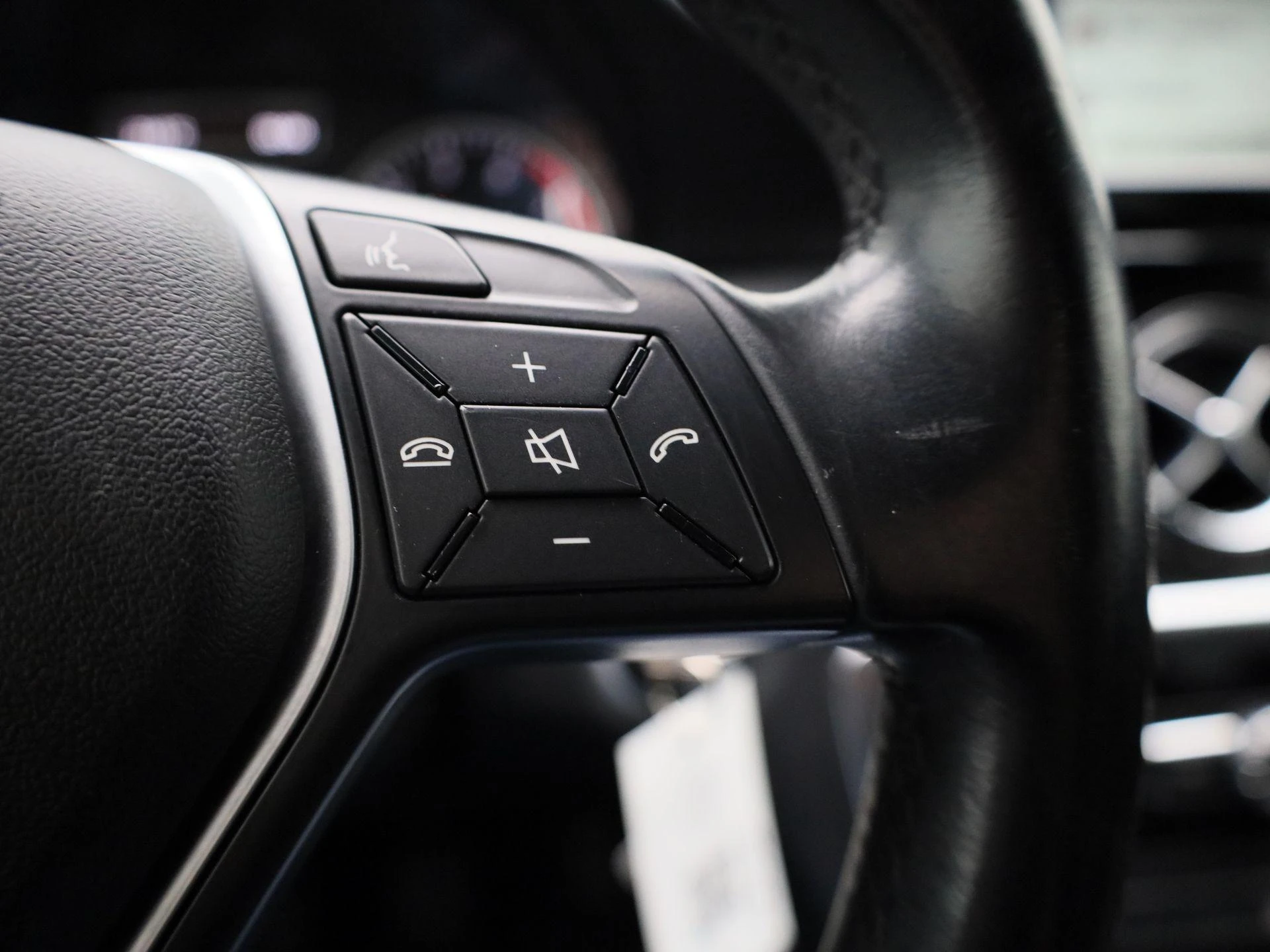 Mercedes-Benz-A-Klasse-image-14