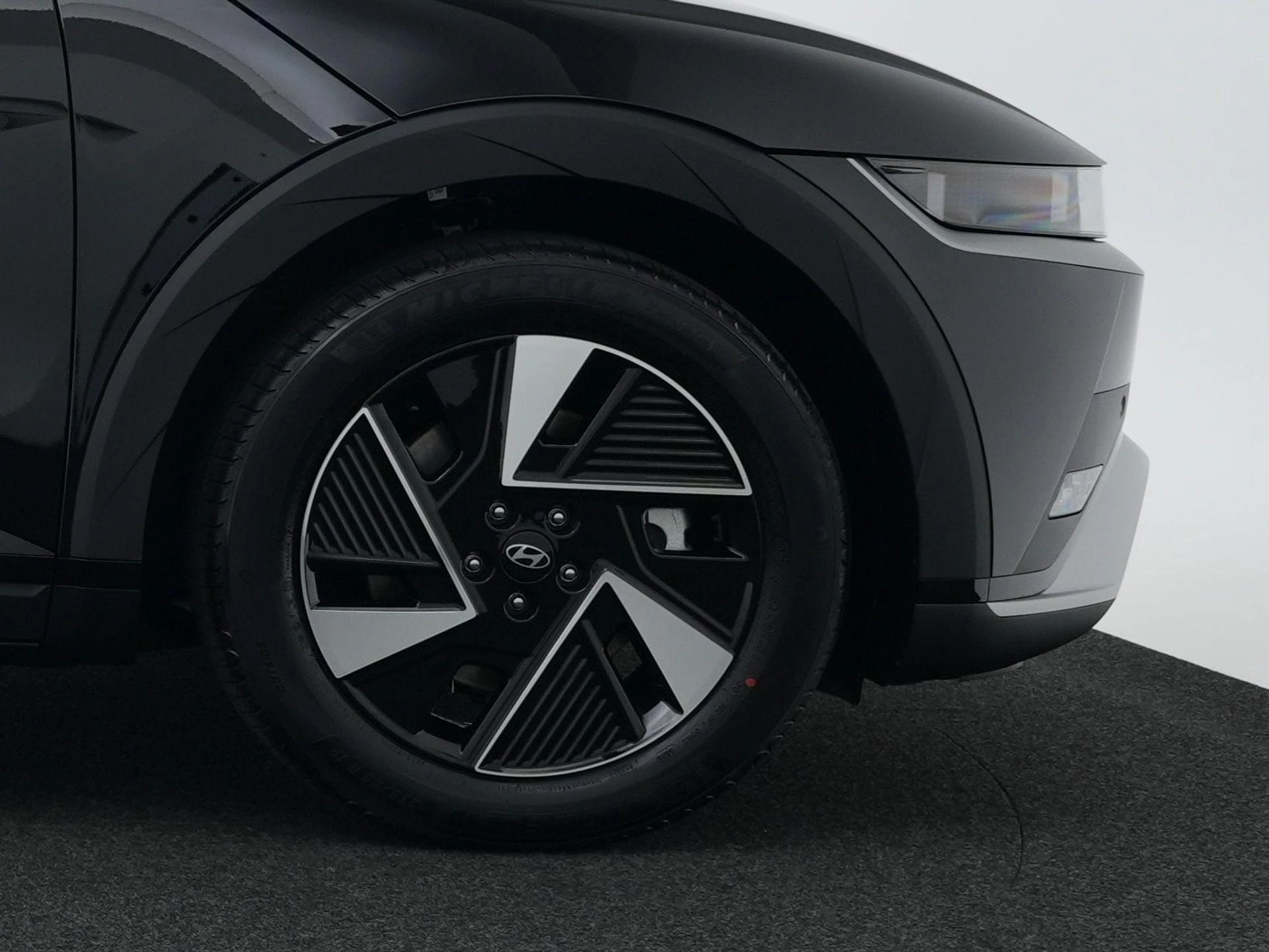 Hyundai-IONIQ 5-image-7