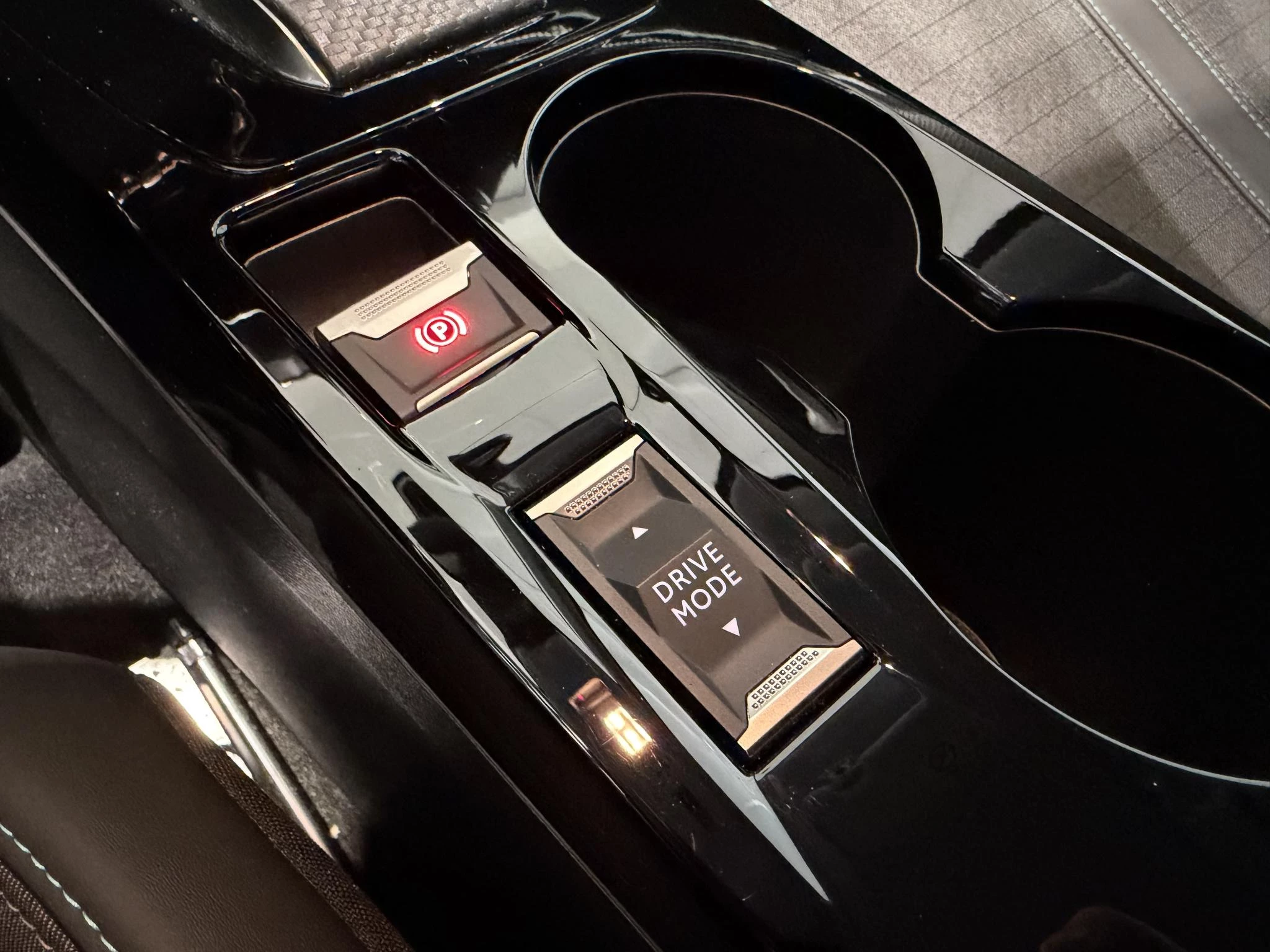 Peugeot-e-208-image-13