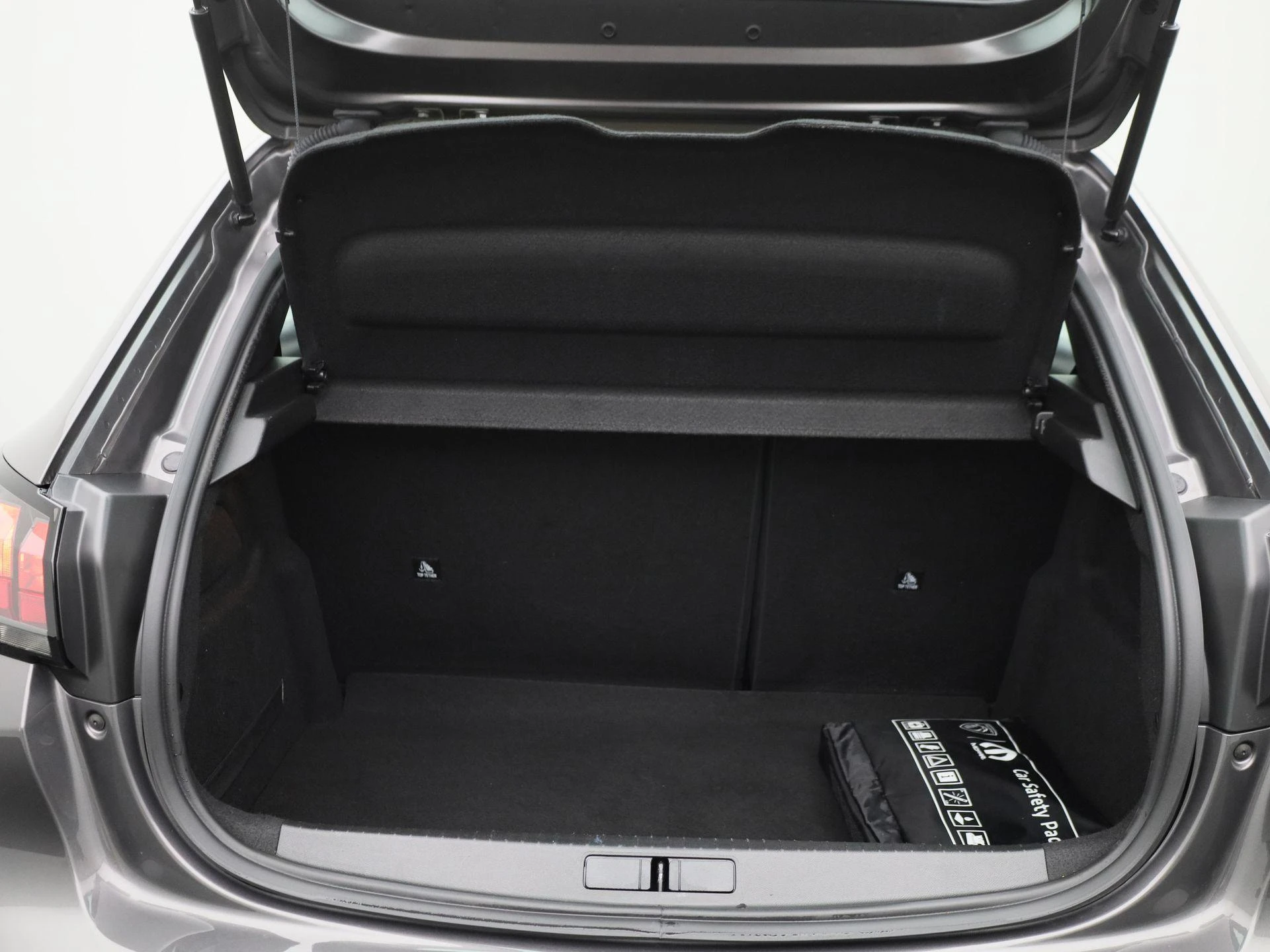 Peugeot 208 - 14