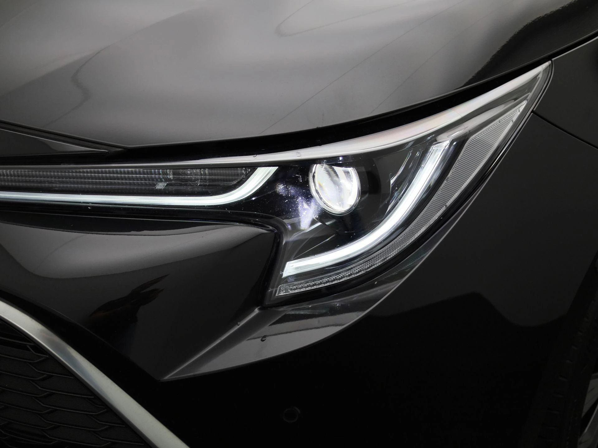 Toyota-Corolla Touring Sports-image-15