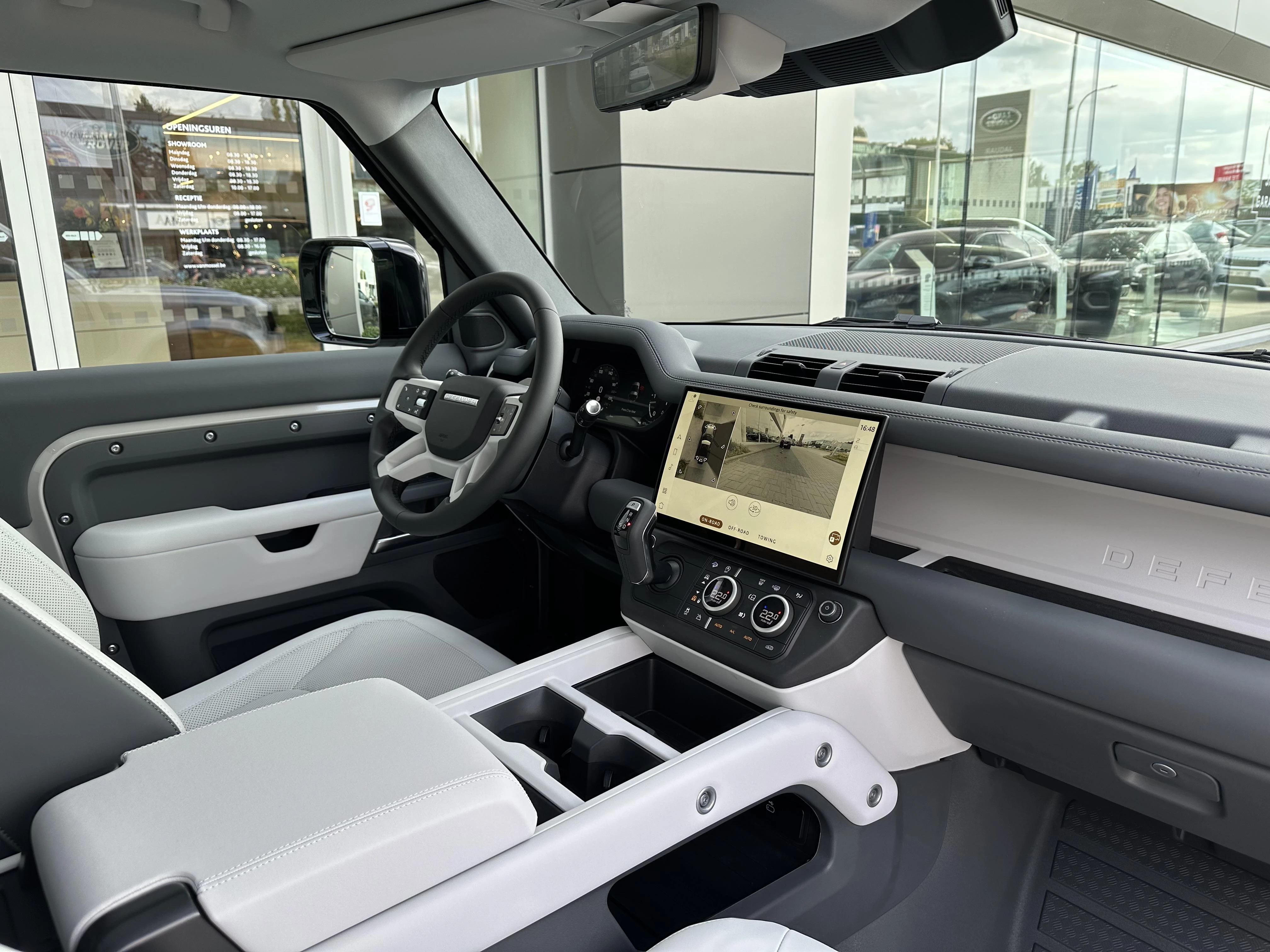 Land Rover-Defender-image-3