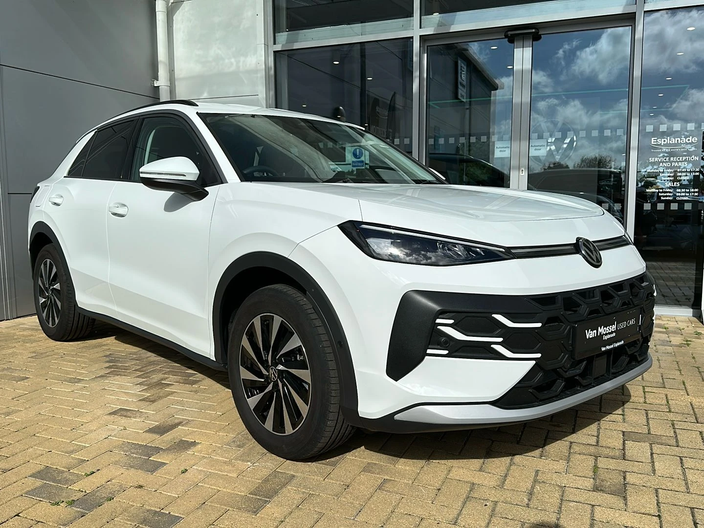 Volkswagen-T-Roc-image-17