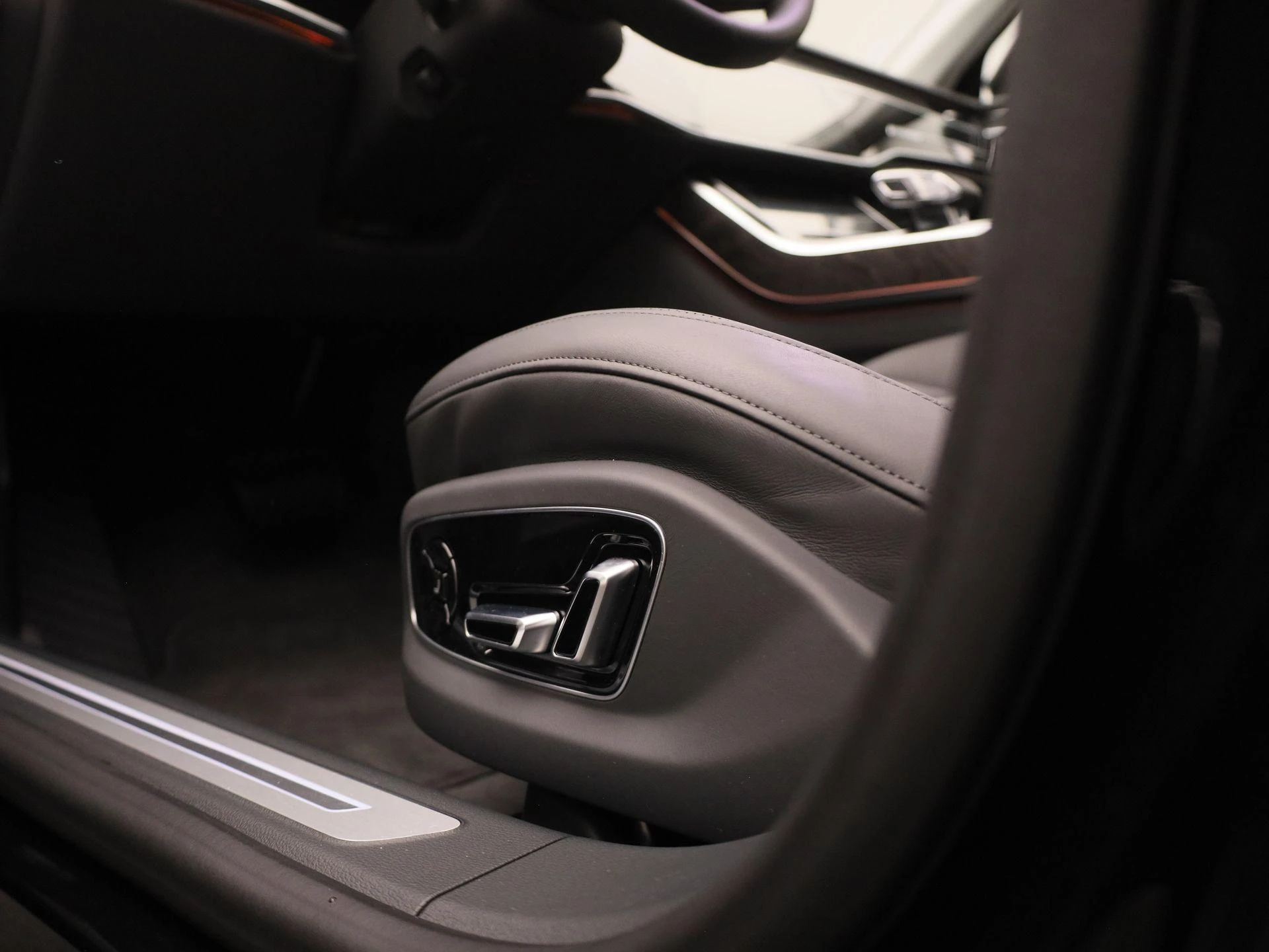 Audi-A8-image-43