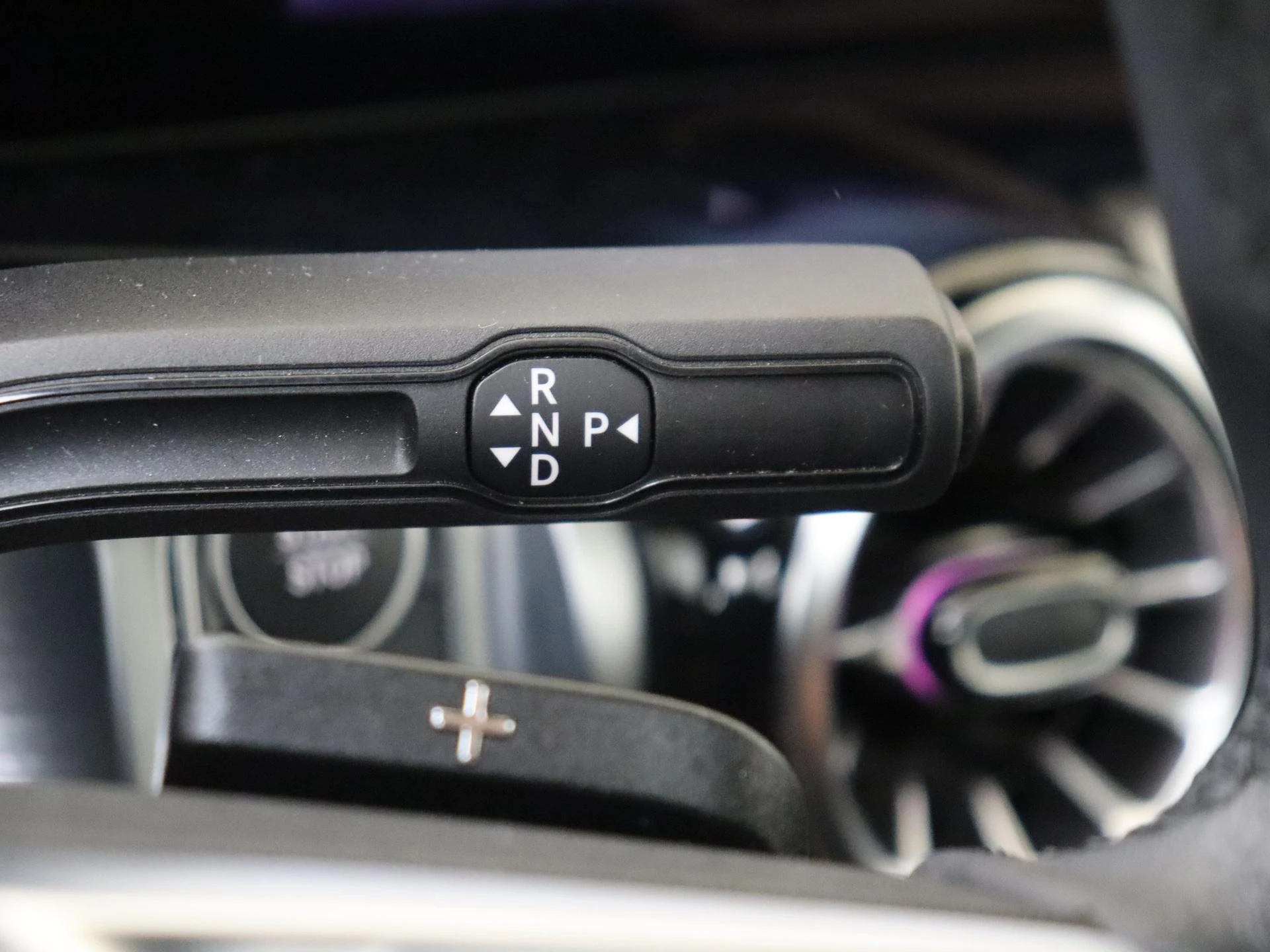 Mercedes-Benz-EQB-image-14