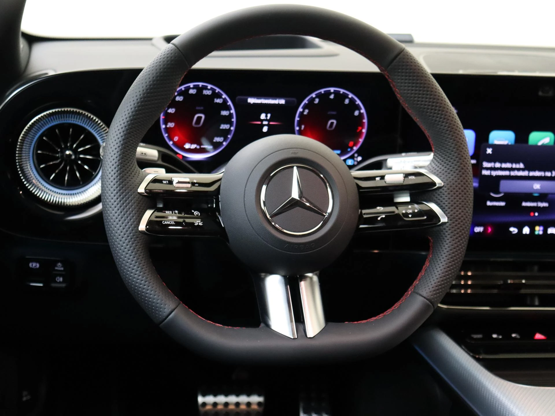 Mercedes-Benz-CLA-image-8