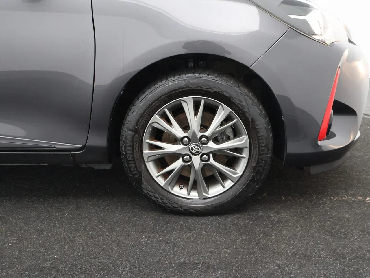 Toyota-Yaris-image-7
