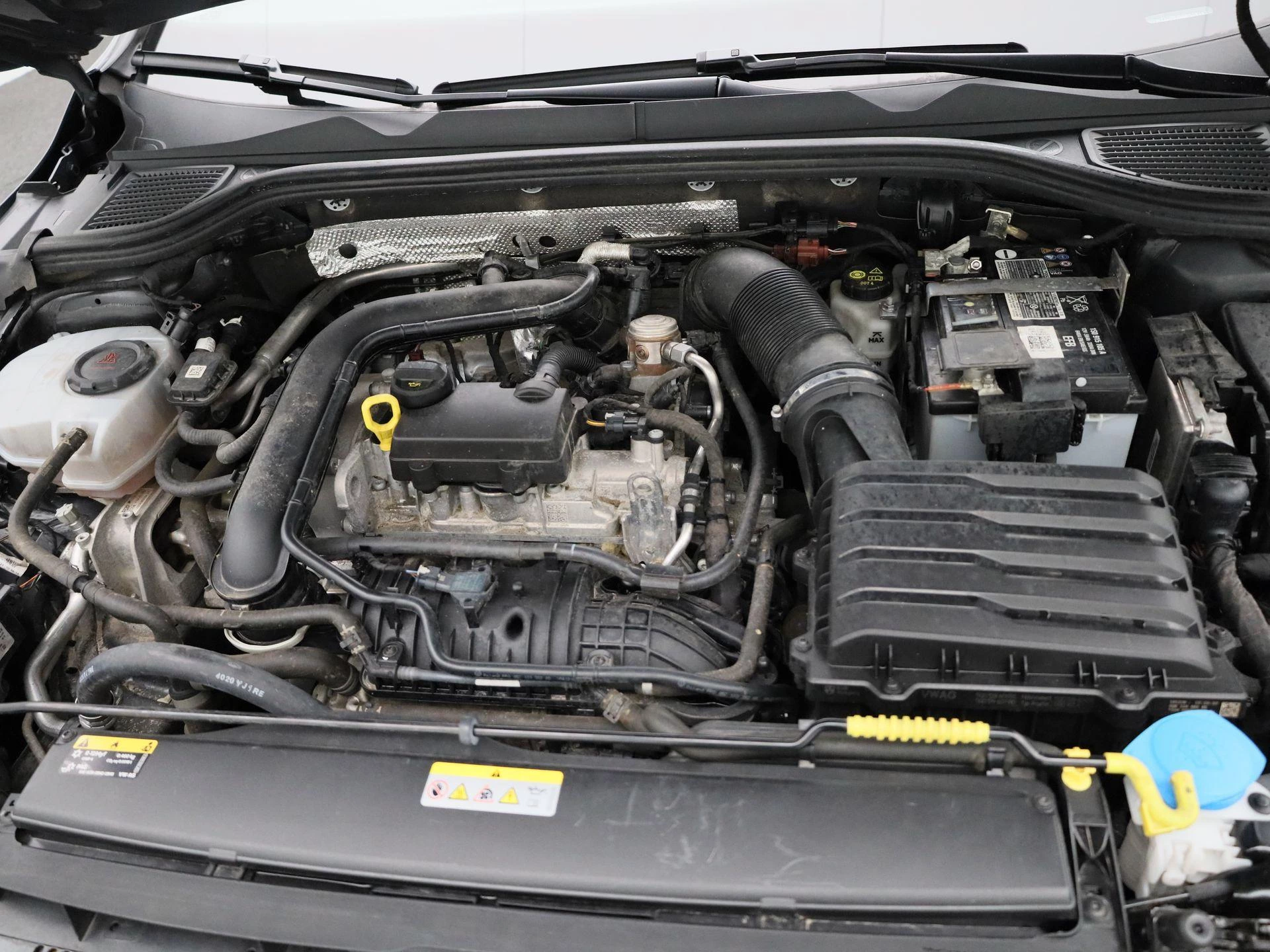 Volkswagen-Golf-image-38