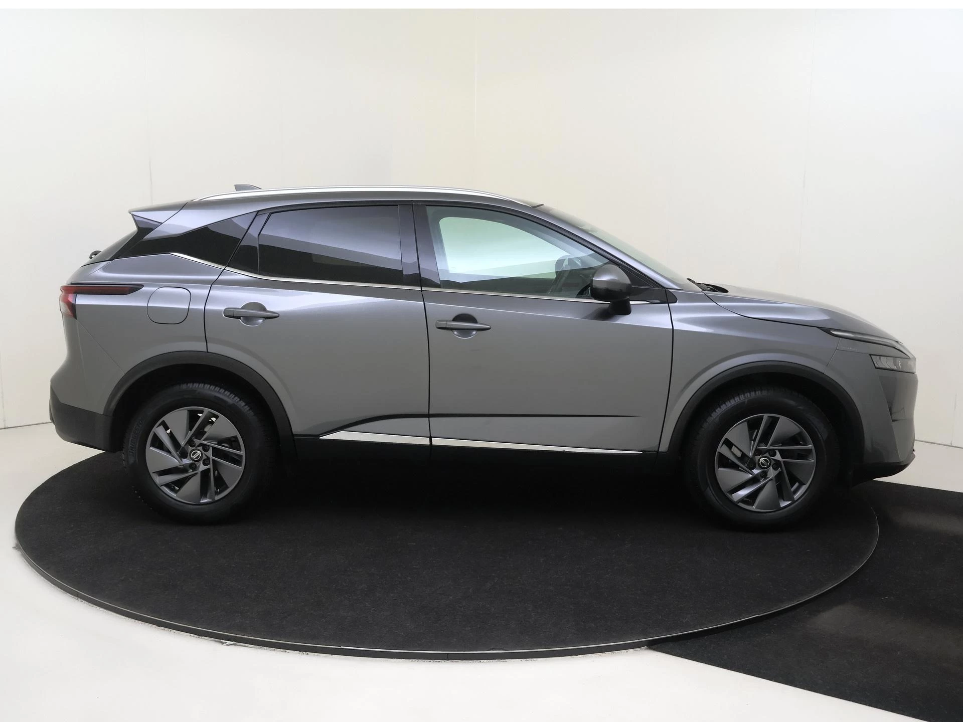 Nissan-QASHQAI-image-12