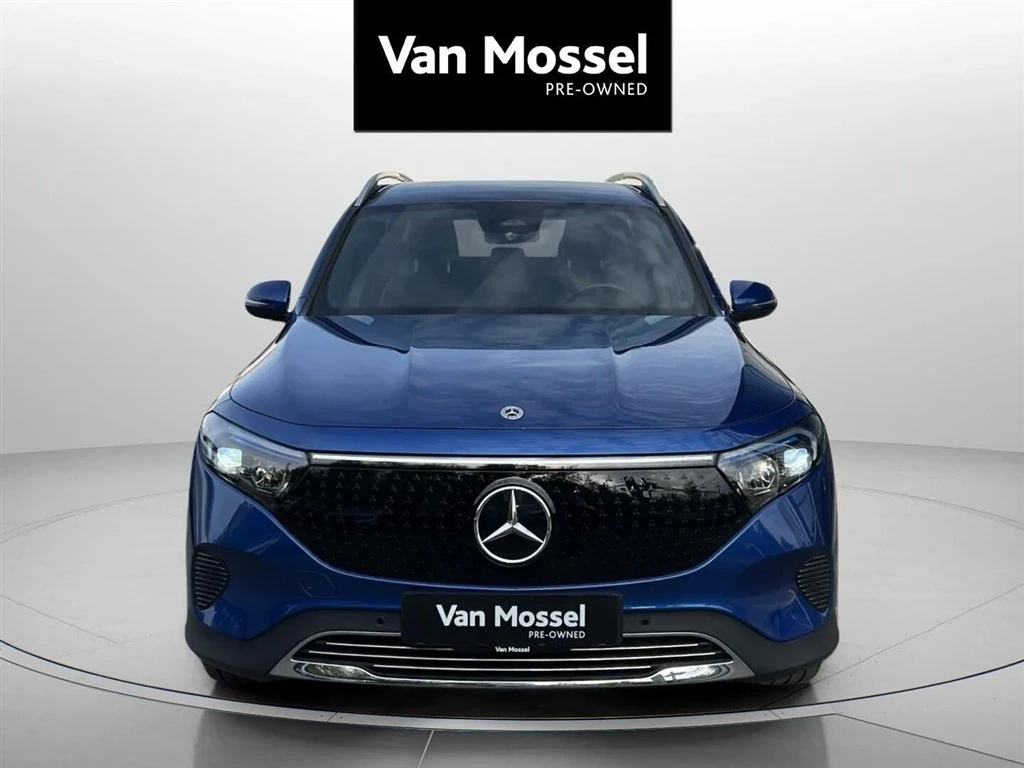 Mercedes-Benz-EQB-image-1