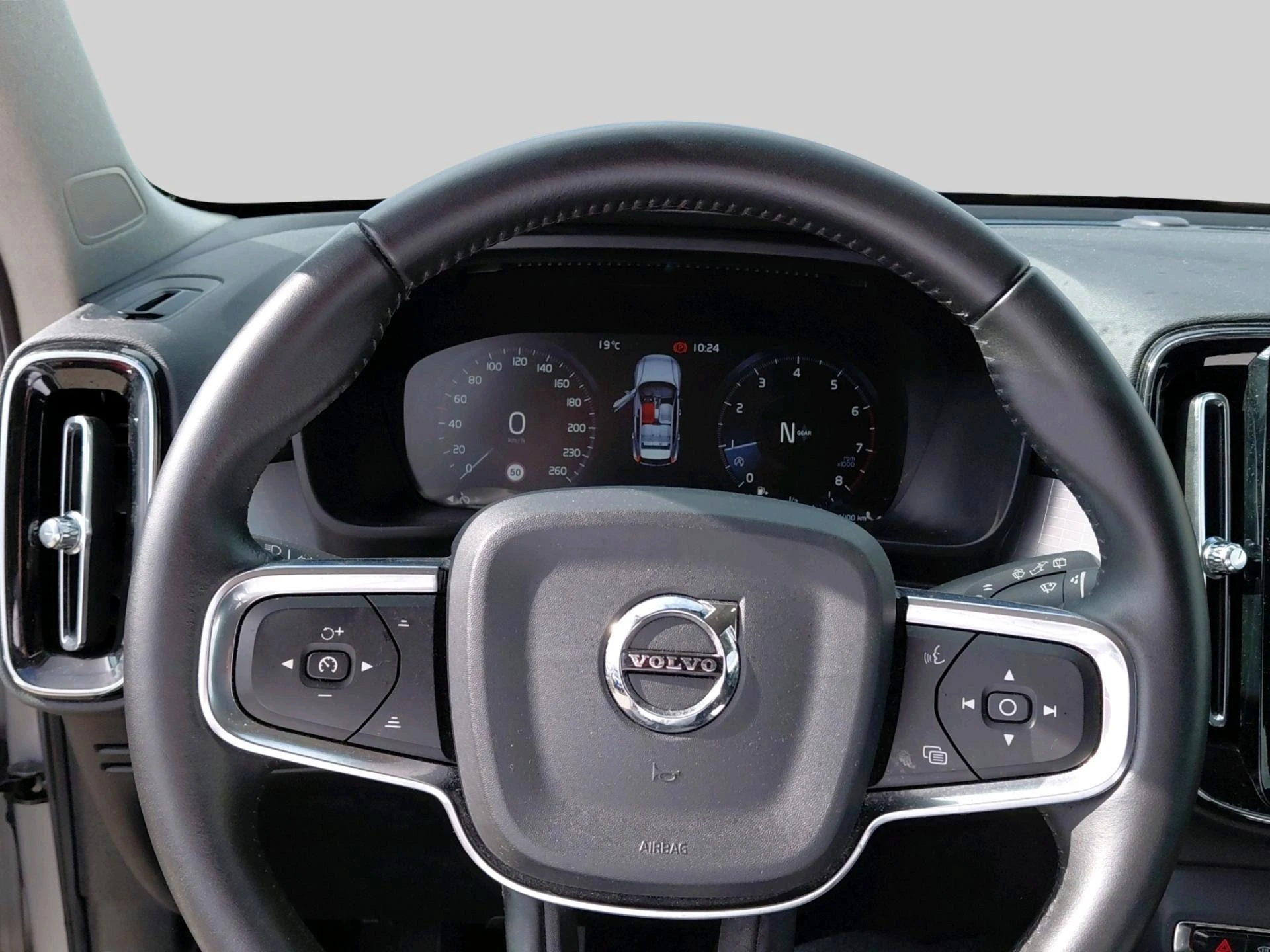 Volvo-XC40-image-9