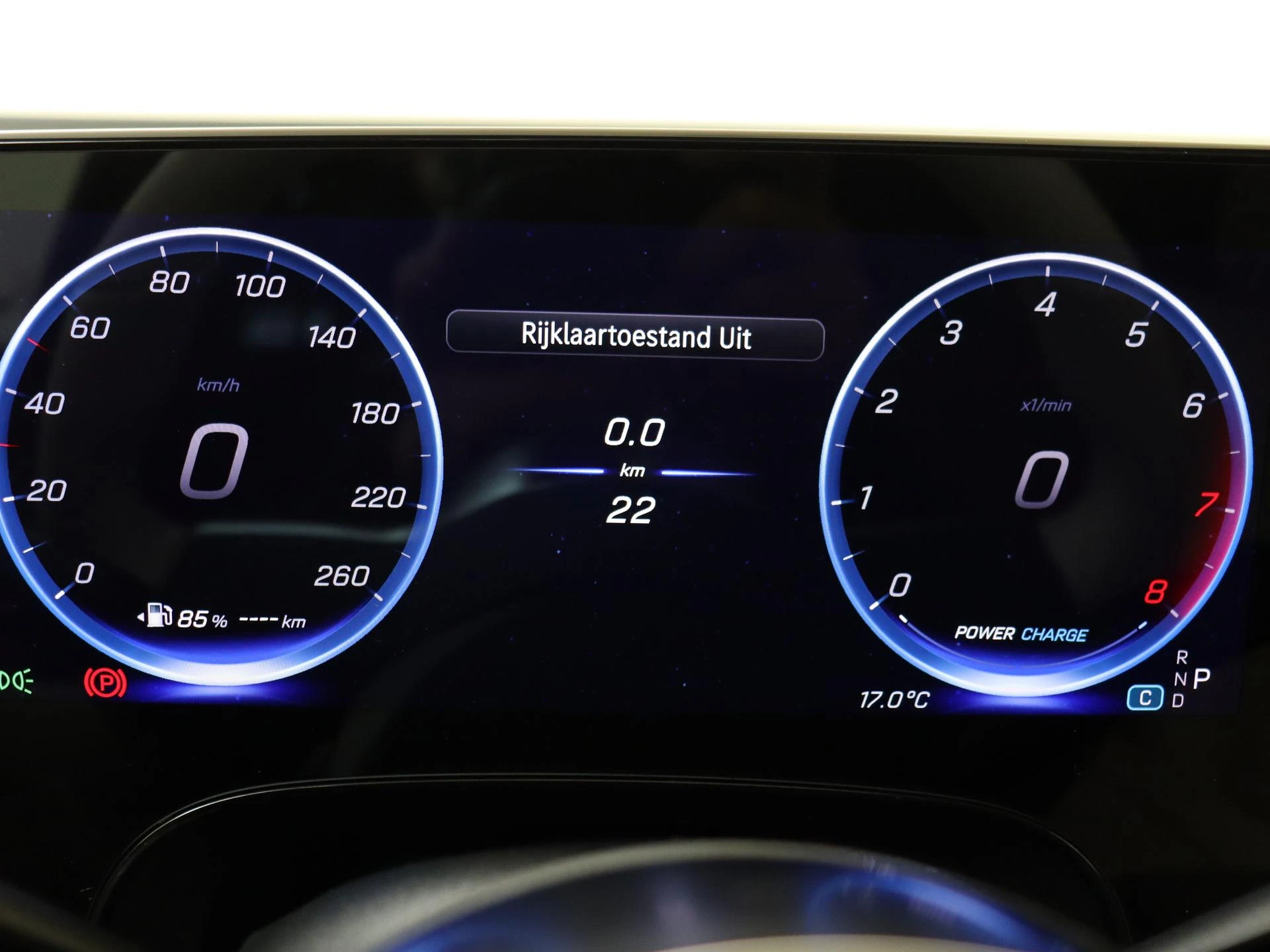Mercedes-Benz-GLB-image-10