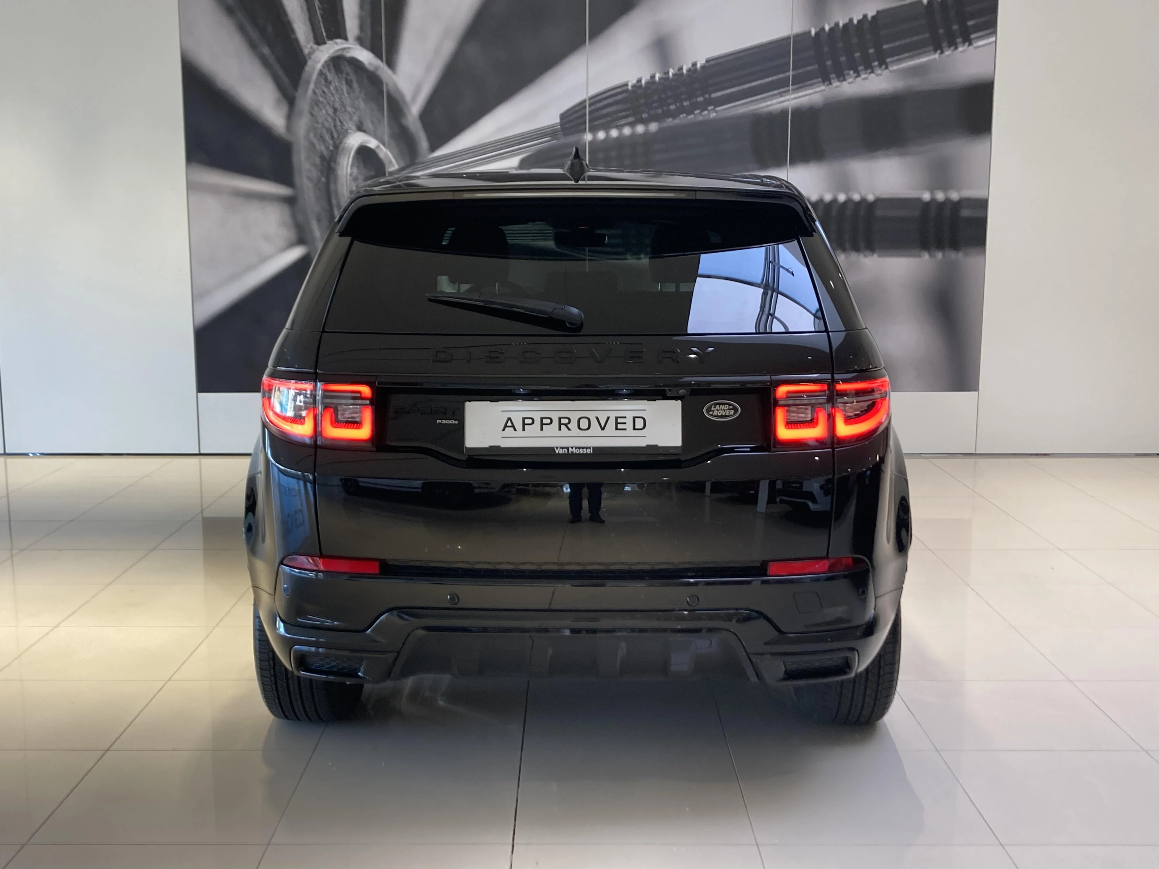 Land Rover-Discovery Sport-image-7