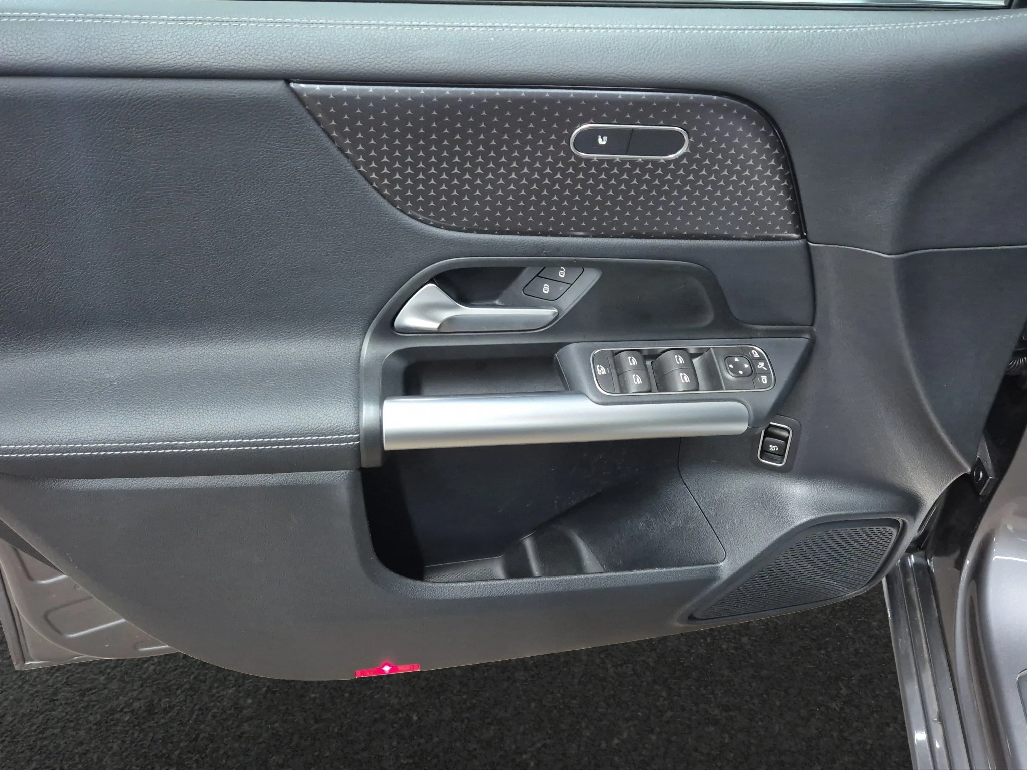 Mercedes-Benz-B-Klasse-image-15