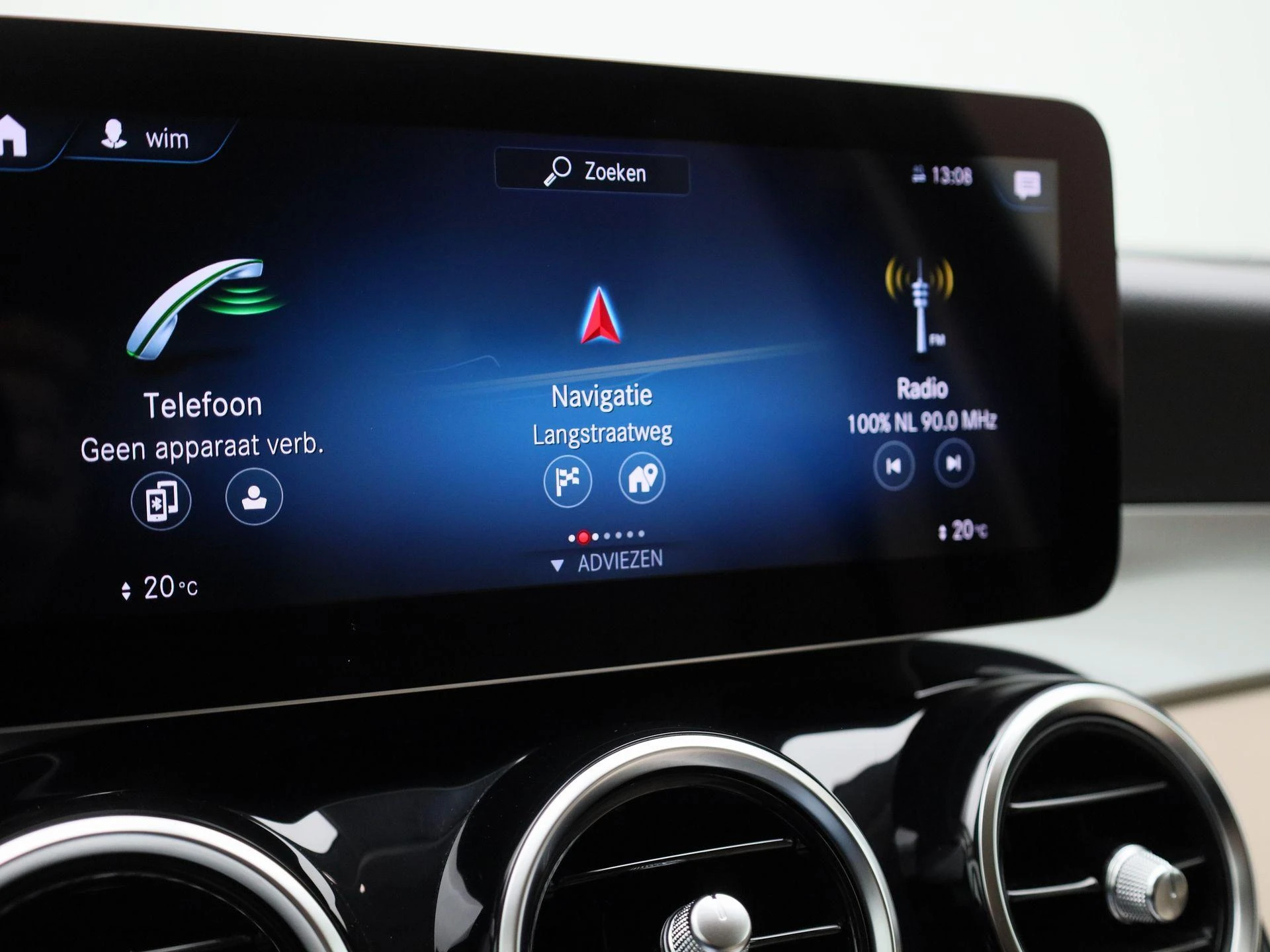 Mercedes-Benz-GLC-image-15